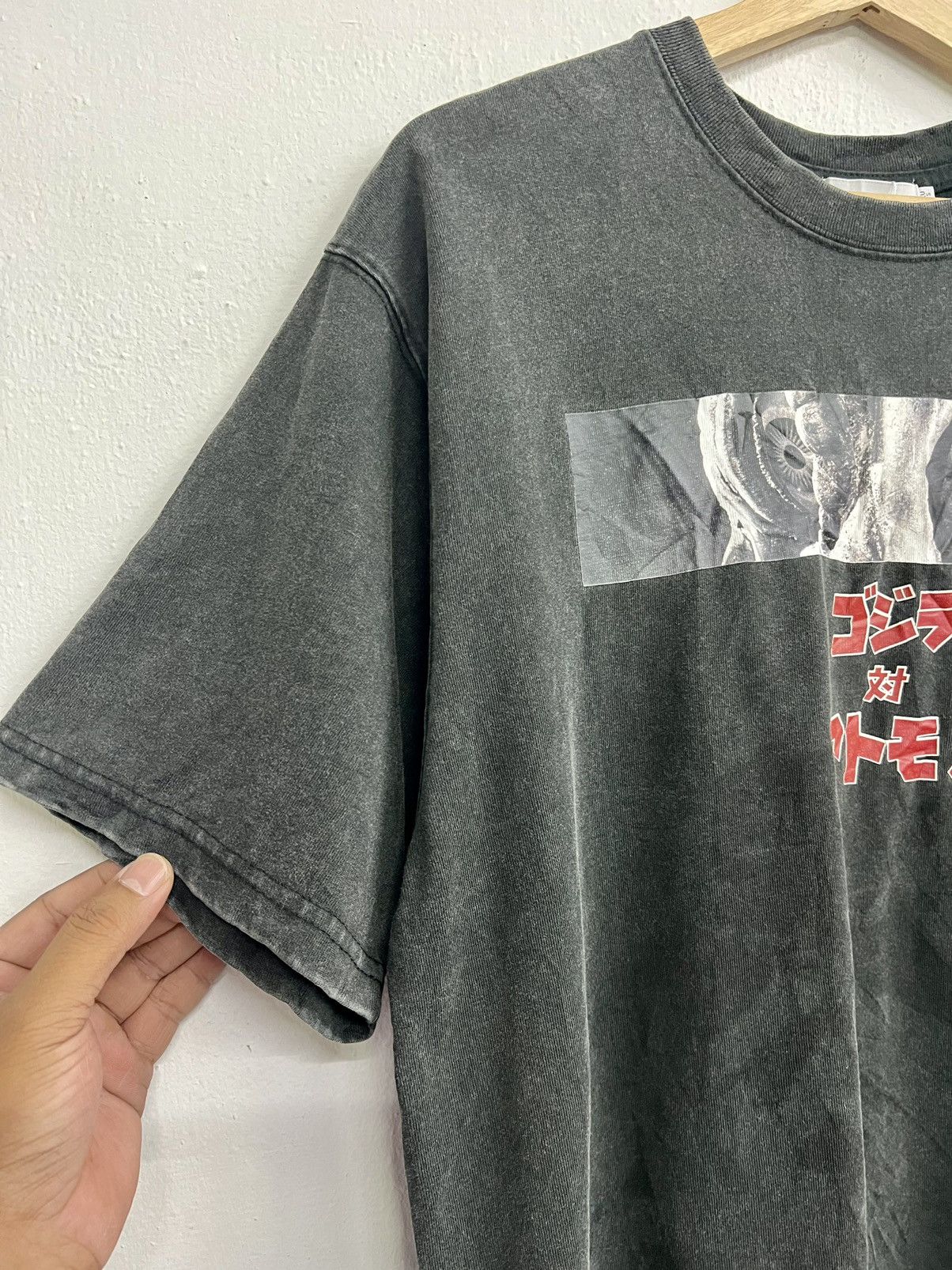 atmos NWT Atmos Godzilla VS Hedorah 2023 Tee Size US M / EU 48-50 / 2 - 6 Thumbnail