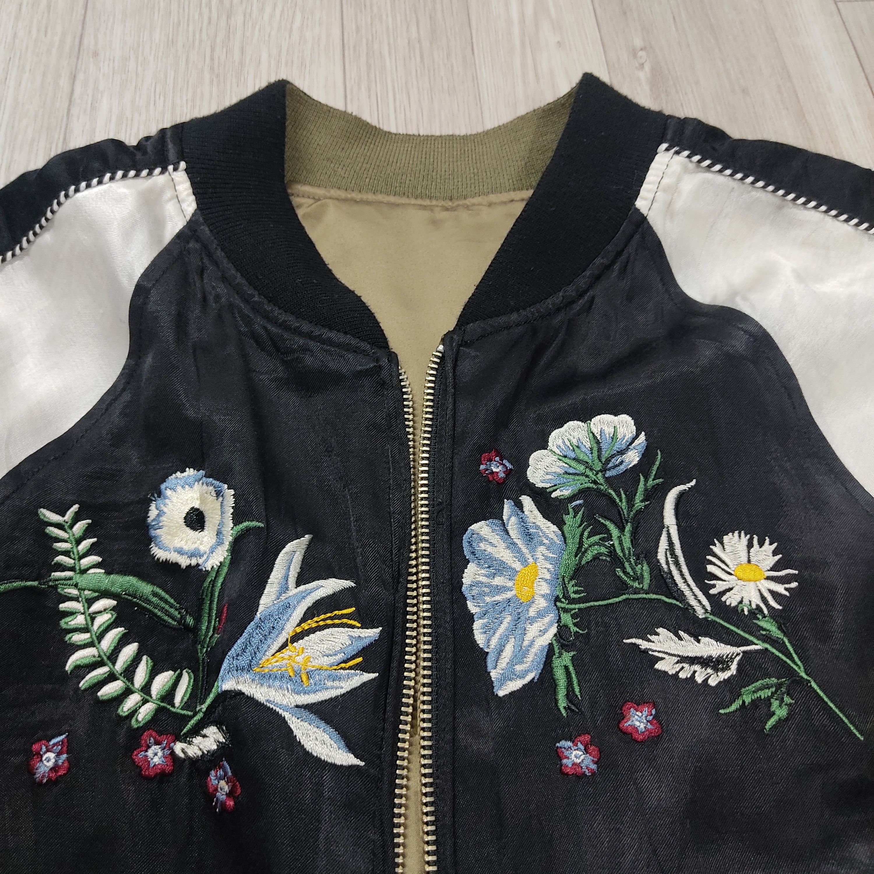 Japanese Brand × MOUSSY MOUSSY Embroidered Flowers Reversible Sukajan Jacket Size L / US 10 / IT 46 - 9 Thumbnail