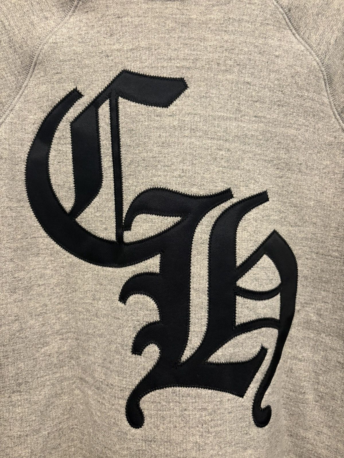 Chrome Hearts Chrome hearts scroll label cemetery cross crewneck grey M Size US M / EU 48-50 / 2 - 8 Thumbnail