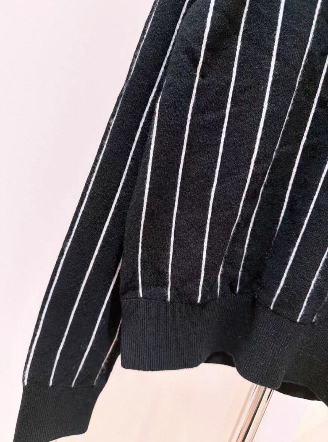 Chanel Chanel 2023 Black Stripe Cashmere Sweater. Size XS / US 0-2 / IT 36-38 - 4 Thumbnail