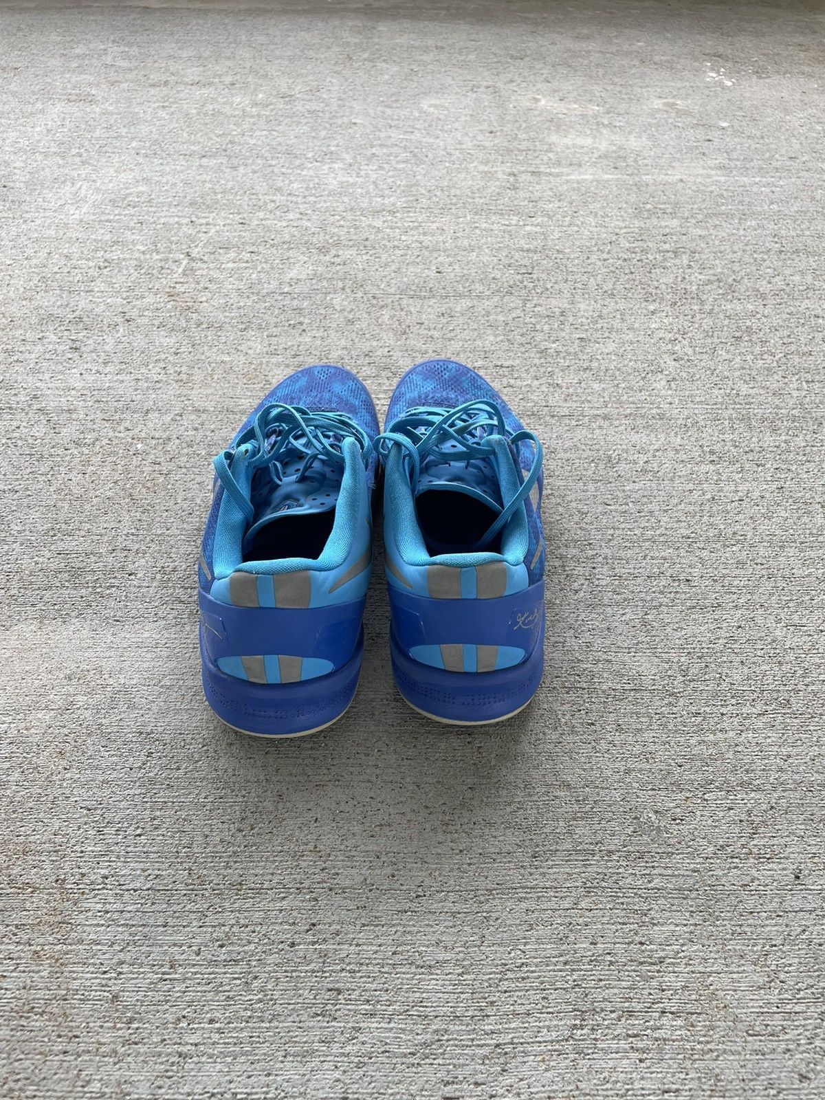 Nike *RARE* Kobe 8 Blue Glow Size US 10 / EU 43 - 5 Thumbnail