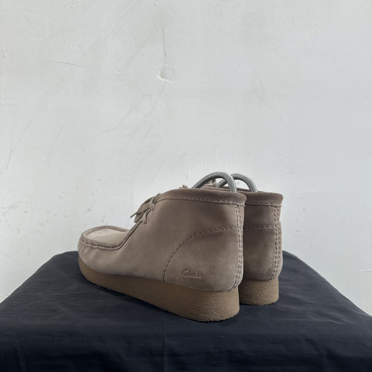 Clarks Clarks Wallabee Biege Suede Size US 7.5 / EU 40-41 - 14 Thumbnail