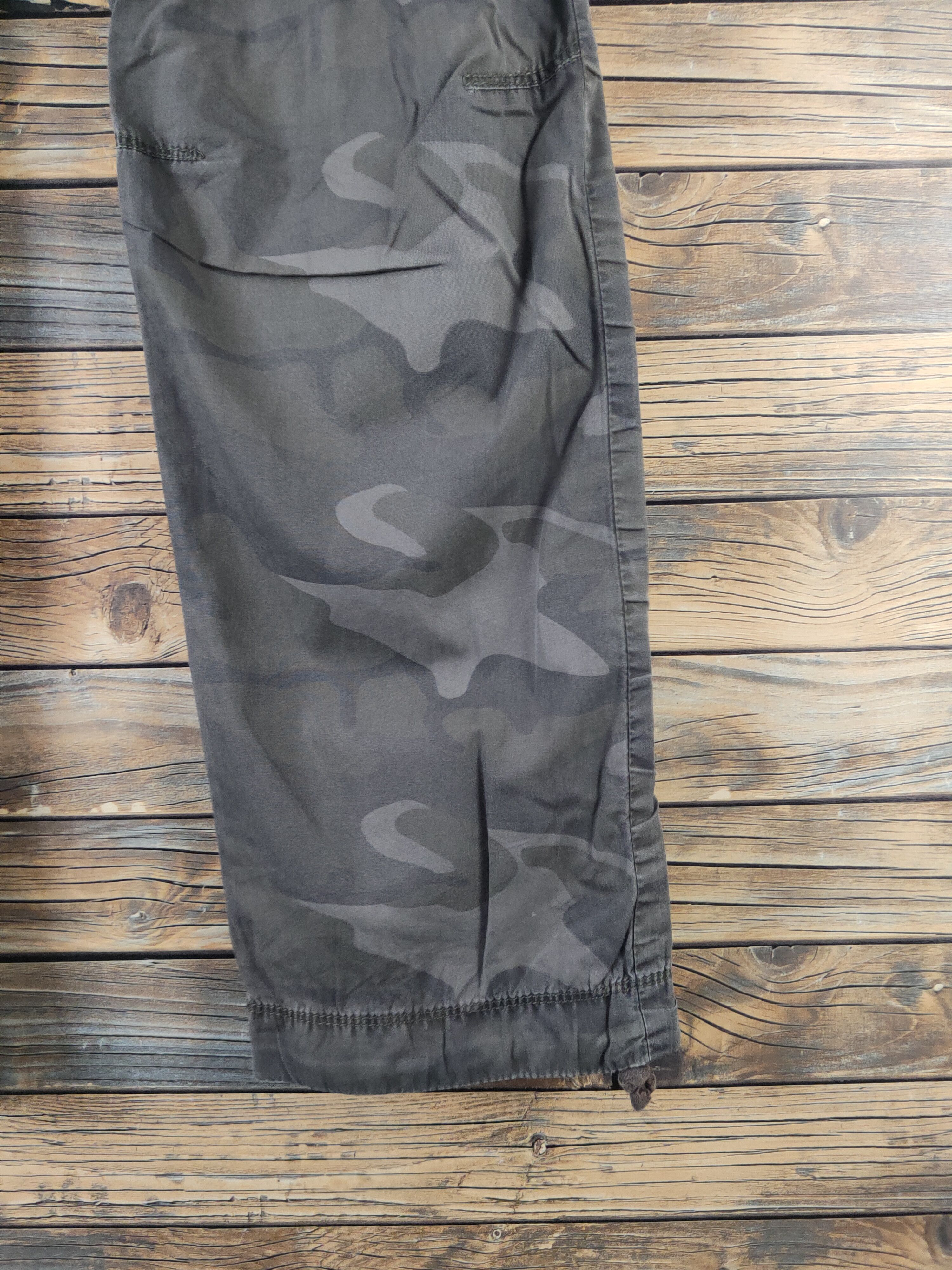 Japanese Brand DL Uniqlo Camouflage Multipocket Cargo Pants #2675 Size US 35 - 6 Thumbnail