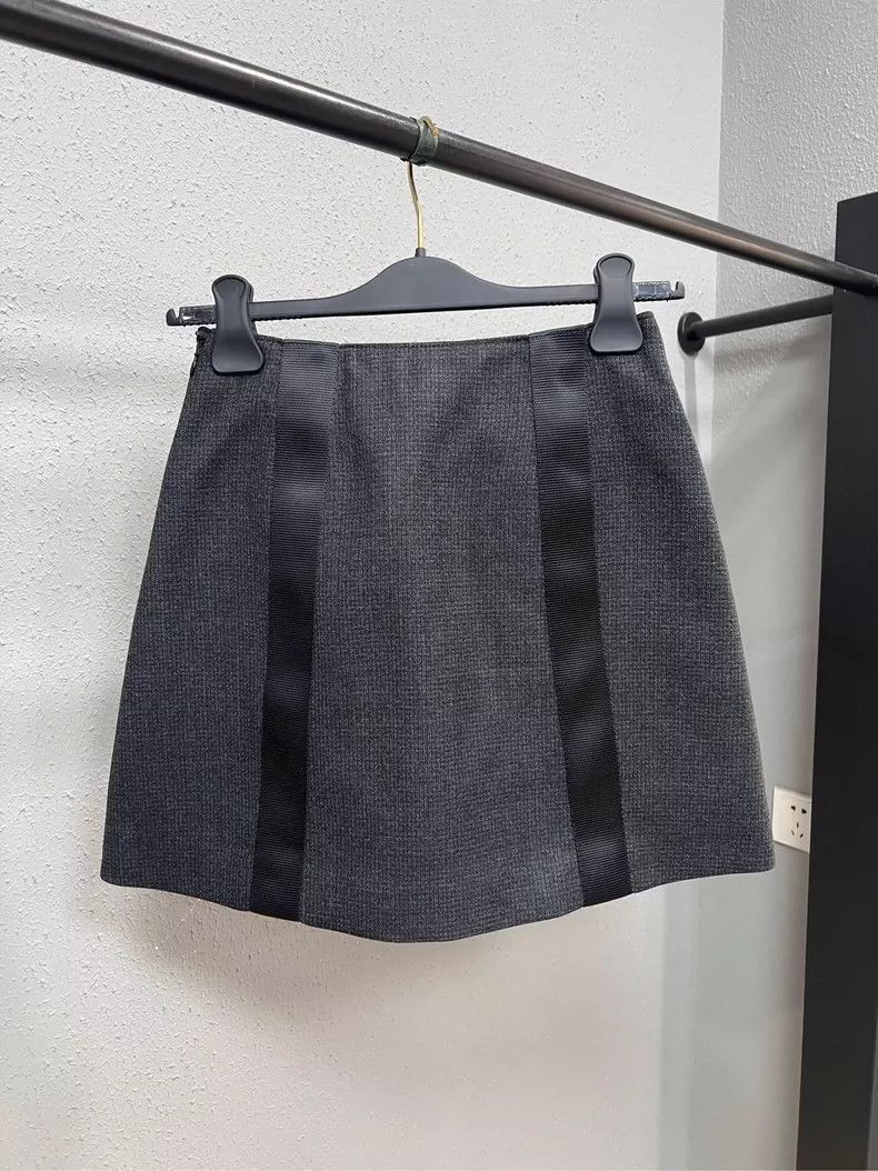 Prada Prada Wool Nylon Half Skirt with Ties-2506 Size 35" - 2 Thumbnail
