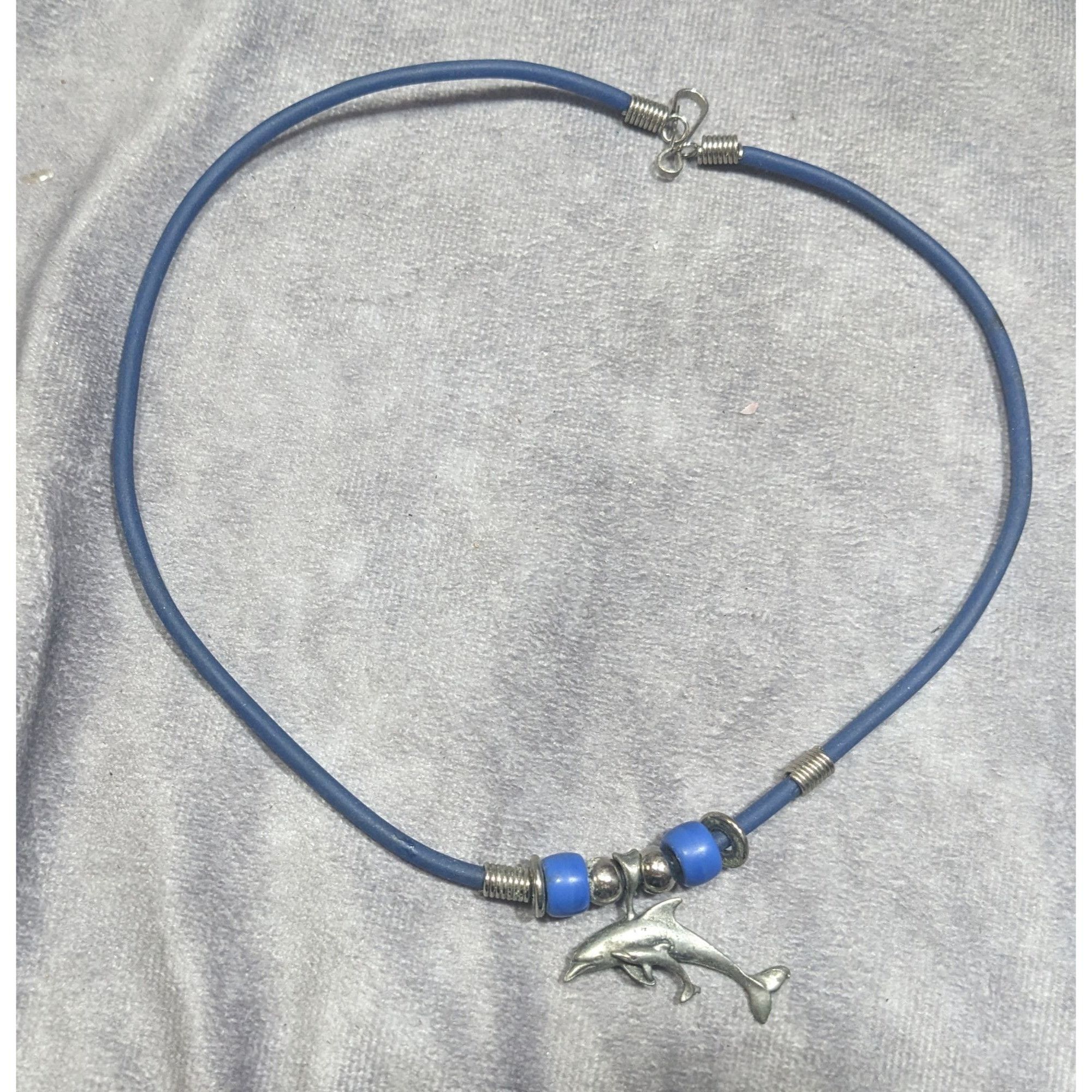 Other Vintage 90s Dolphin Necklace Silver Tone On Blue Rubbery Cor Size ONE SIZE - 6 Thumbnail