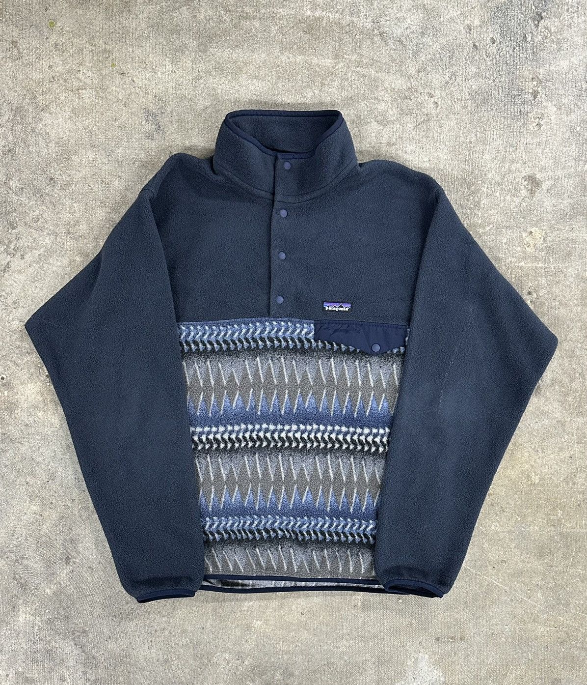 Patagonia Y2K Patagonia Aztec Symmetrical Synchilla Sweater Size US M / EU 48-50 / 2 - 1 Thumbnail
