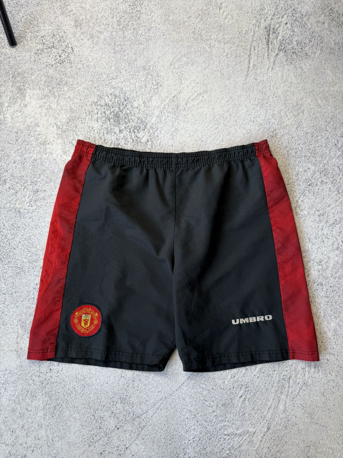 Umbro MANCHESTER UNITED 1996 FOOTBALL SOCCER SHORTS HOME UMBRO Size US 34 / EU 50 - 1 Thumbnail