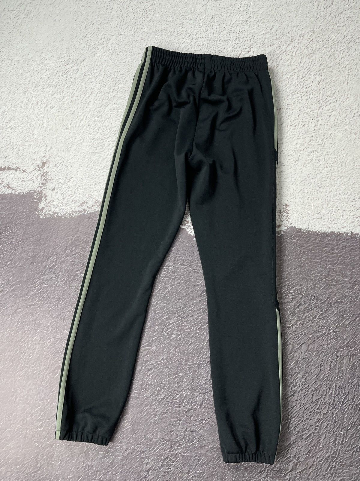 Adidas Adidas Yeezy Calabasas Kanye West Track Pants Luna/Wolves XS Size US 28 / EU 44 - 12 Thumbnail