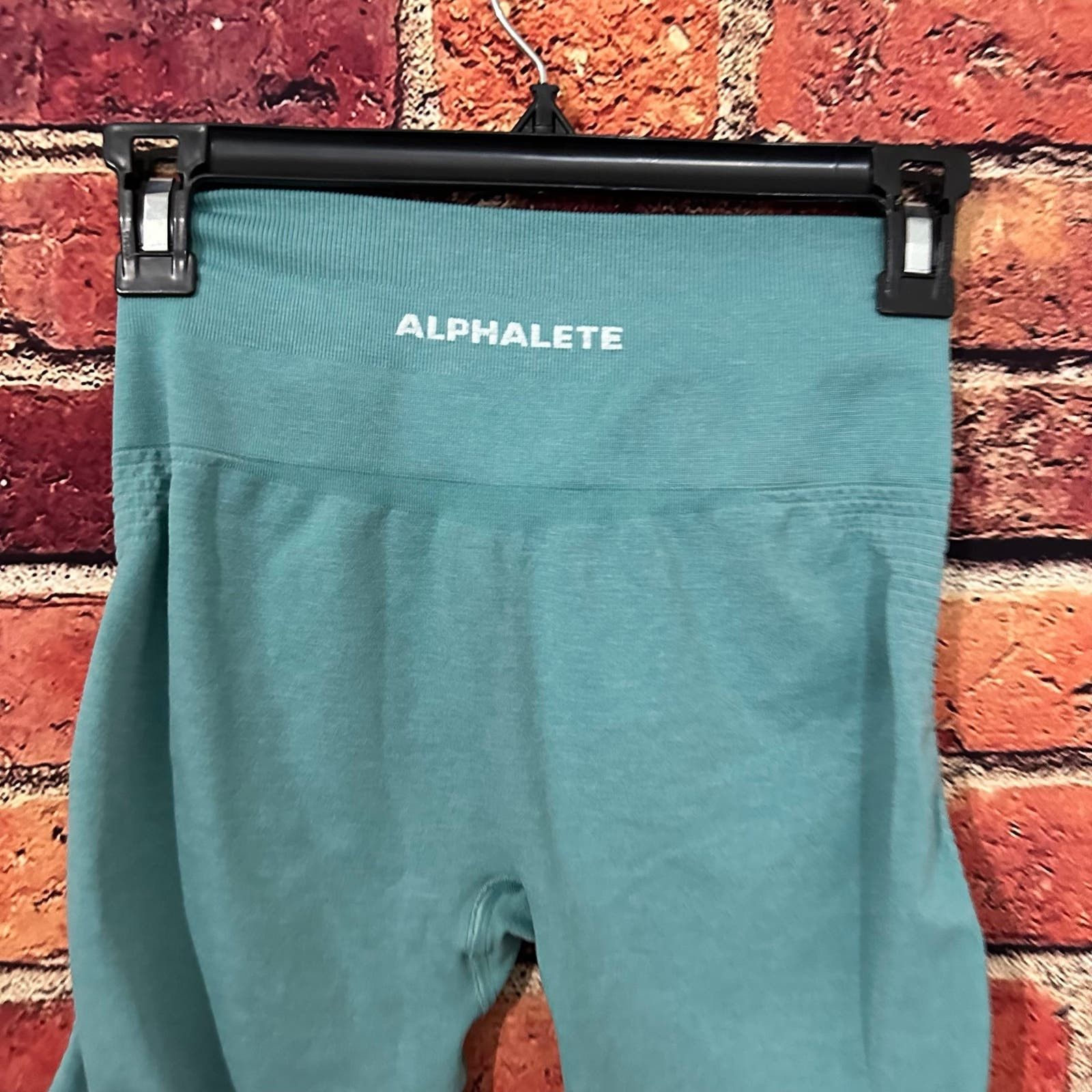 Other Alphalete seamless shorts Size 30" / US 8 / IT 44 - 1 Thumbnail