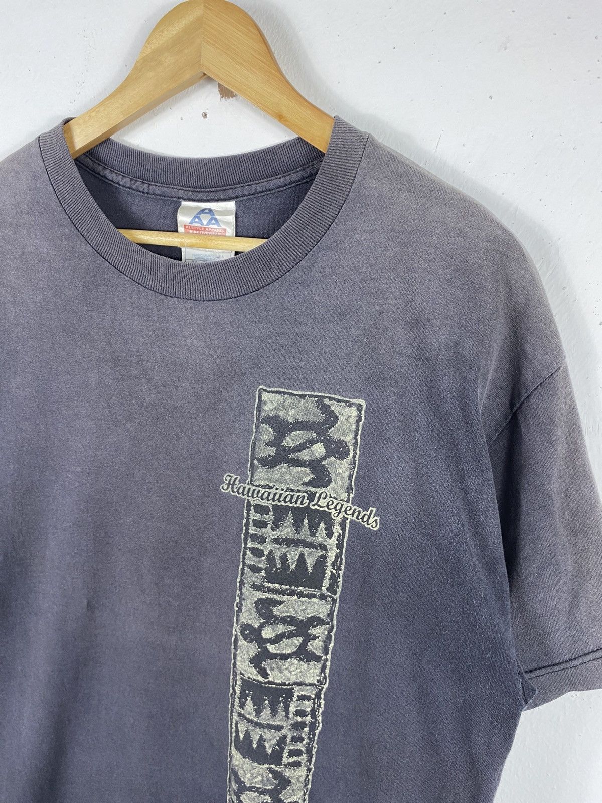 Vintage Vintage 90s Hawaiian Legends Distressed Faded T-Shirt Size US L / EU 52-54 / 3 - 4 Thumbnail
