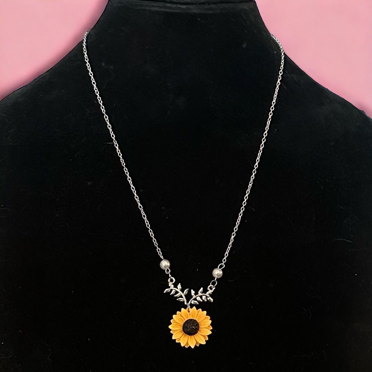 Other Silver tone sunflower necklace Size ONE SIZE - 1 Thumbnail