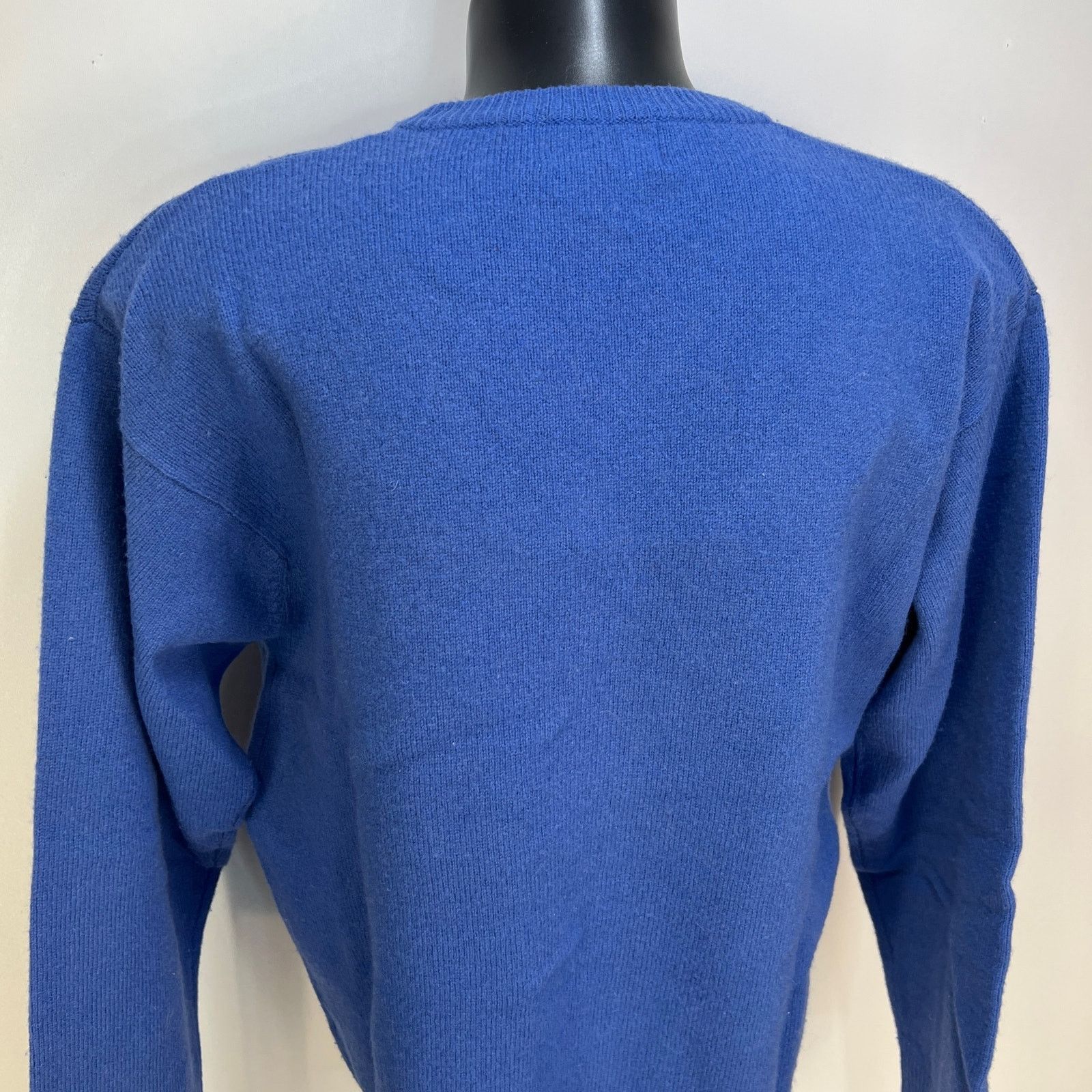 Eddie Bauer × Vintage Eddie Bauer Wool V Neck Sweater Cerulean Blue Pullover Size US M / EU 48-50 / 2 - 5 Thumbnail