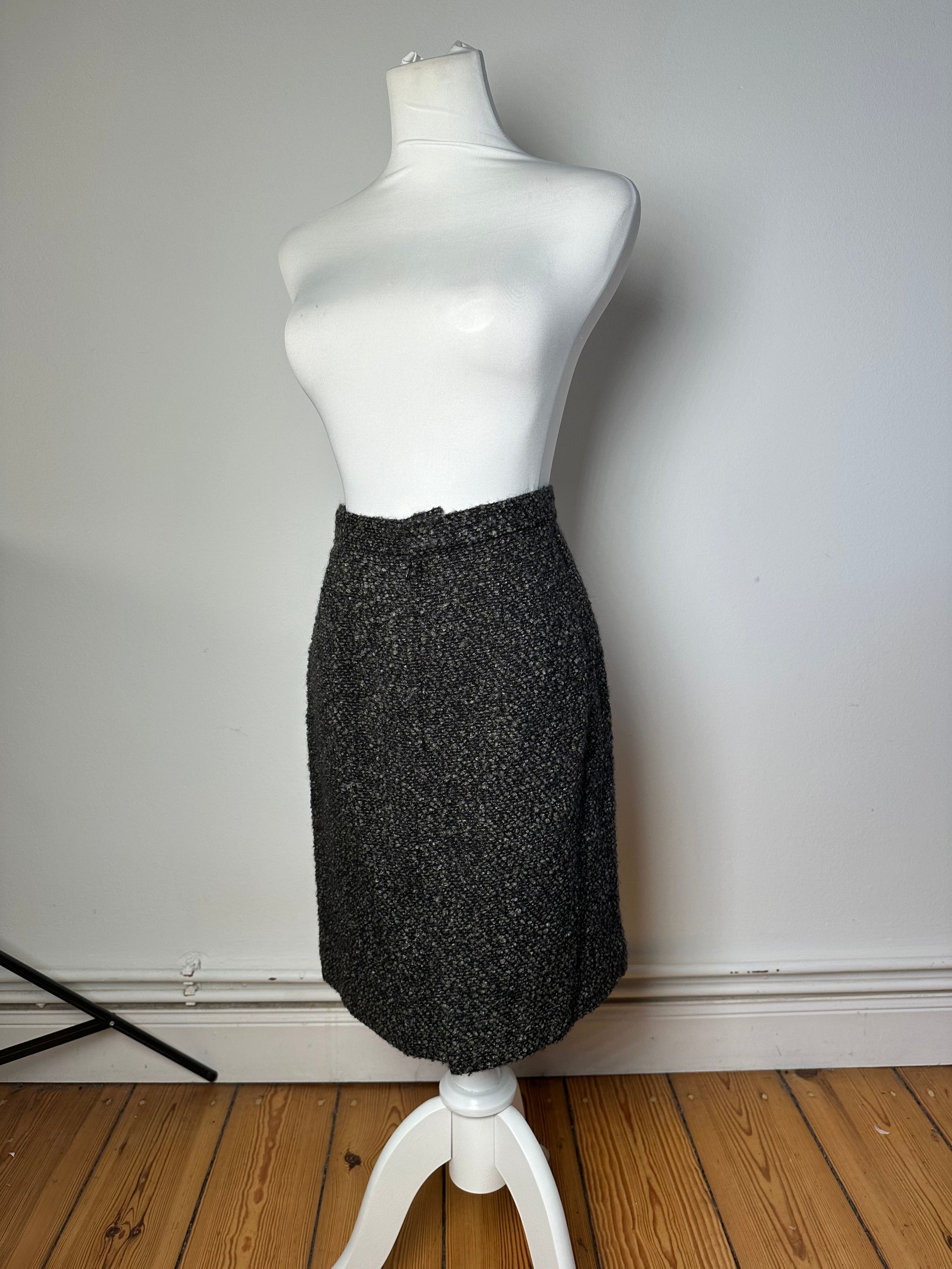 Balenciaga Vintage Boucle Wool Skirt Charcoal Grey M Size 30" / US 8 / IT 44 - 1 Thumbnail