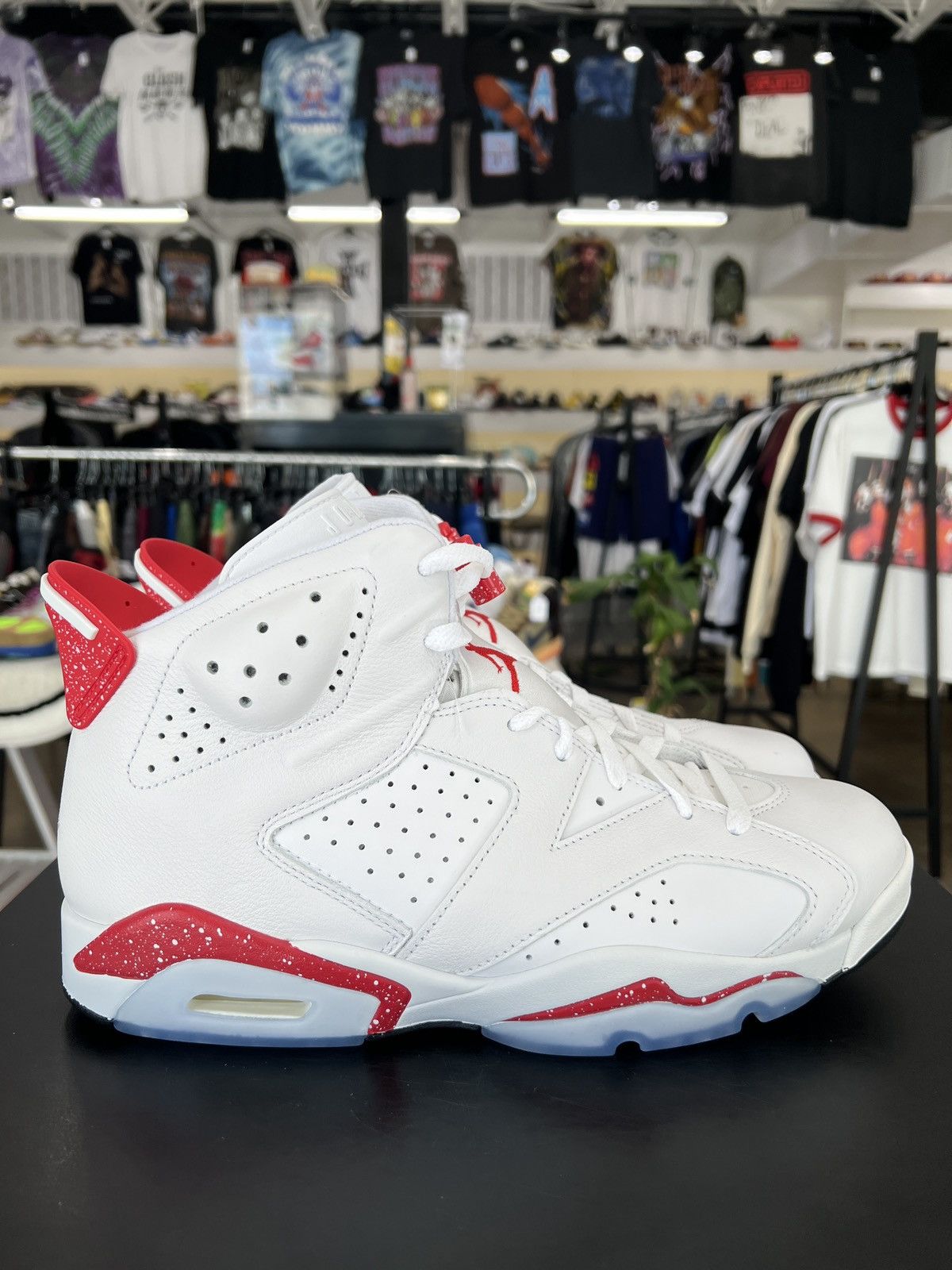 Jordan Brand Air Jordan 6 Red Oreo Sz. 10.5 (2022) Size US 10.5 / EU 43-44 - 6 Thumbnail