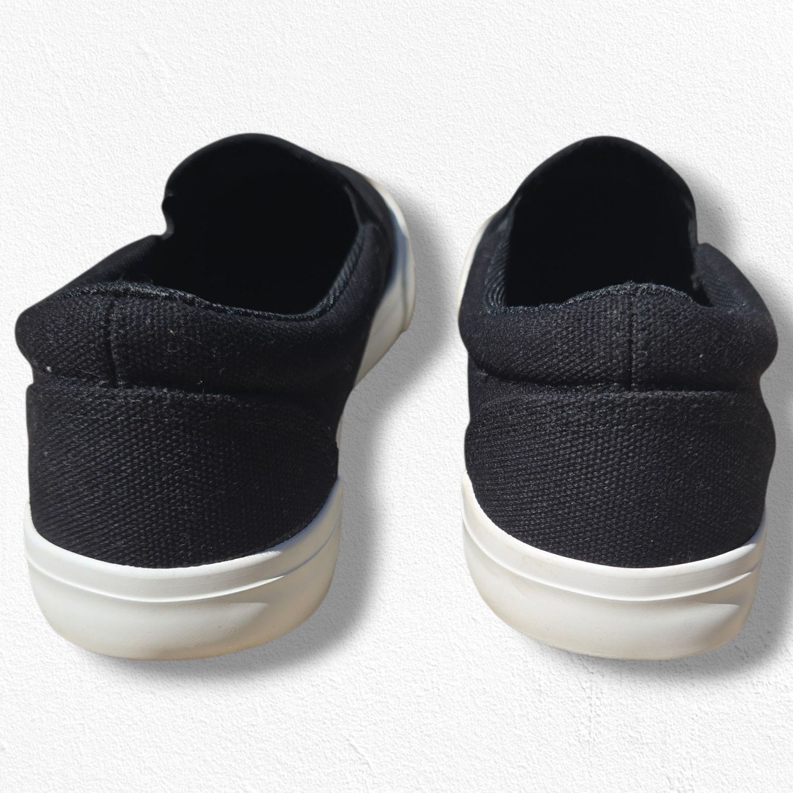 Other ShoeDazzle Lexy Black Canvas Slip-On Sneakers Womens Size 7 Size US 7 / IT 37 - 4 Thumbnail