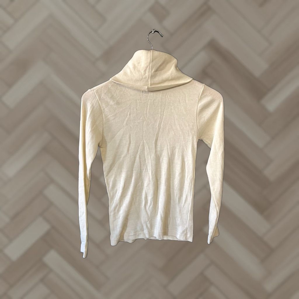 Vintage Radishes & Roses Womens White Long Sleeve Turtleneck Size Medium Size M / US 6-8 / IT 42-44 - 1 Thumbnail