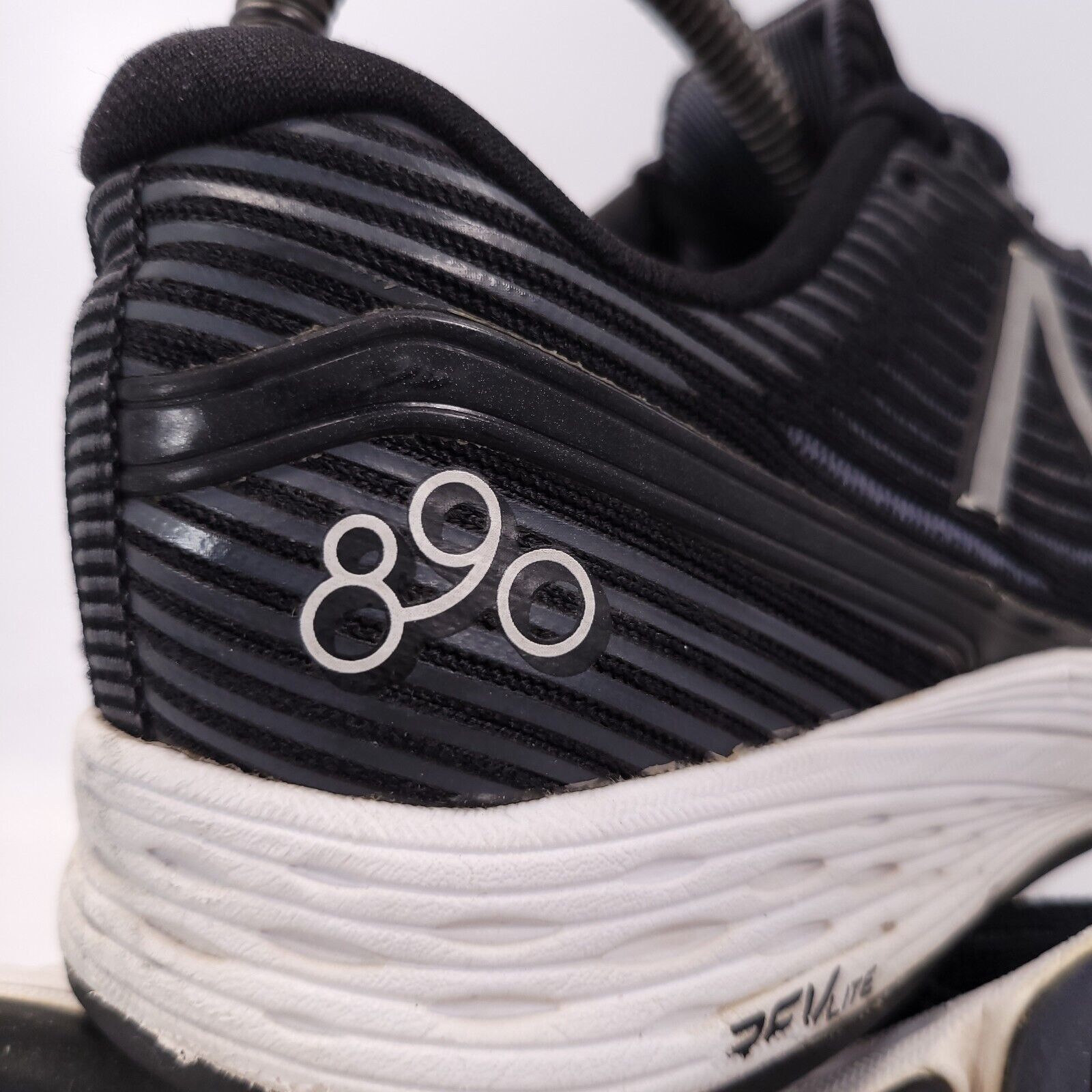New Balance New Balance 890 Athletic Shoe Womens Size 7.5 Black White Size US 7.5 / IT 37.5 - 8 Thumbnail