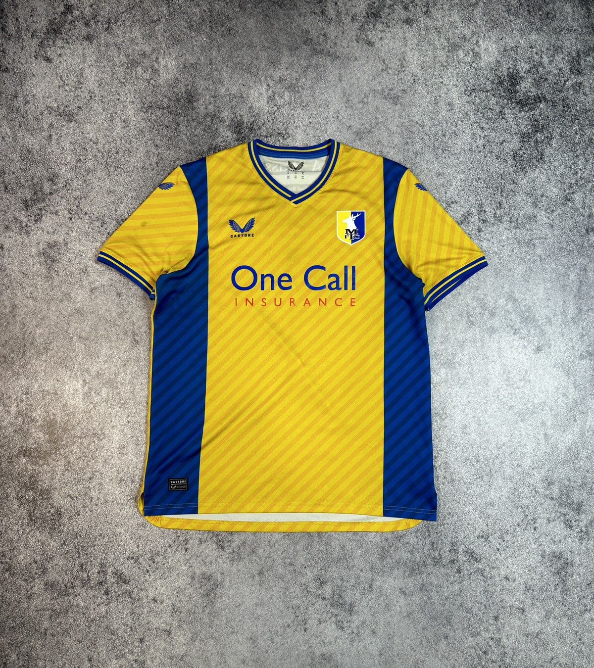 Castore Castore Mansfield Town Logo Jersey Rare Streetwear Soccer XL Size US XL / EU 56 / 4 - 1 Thumbnail