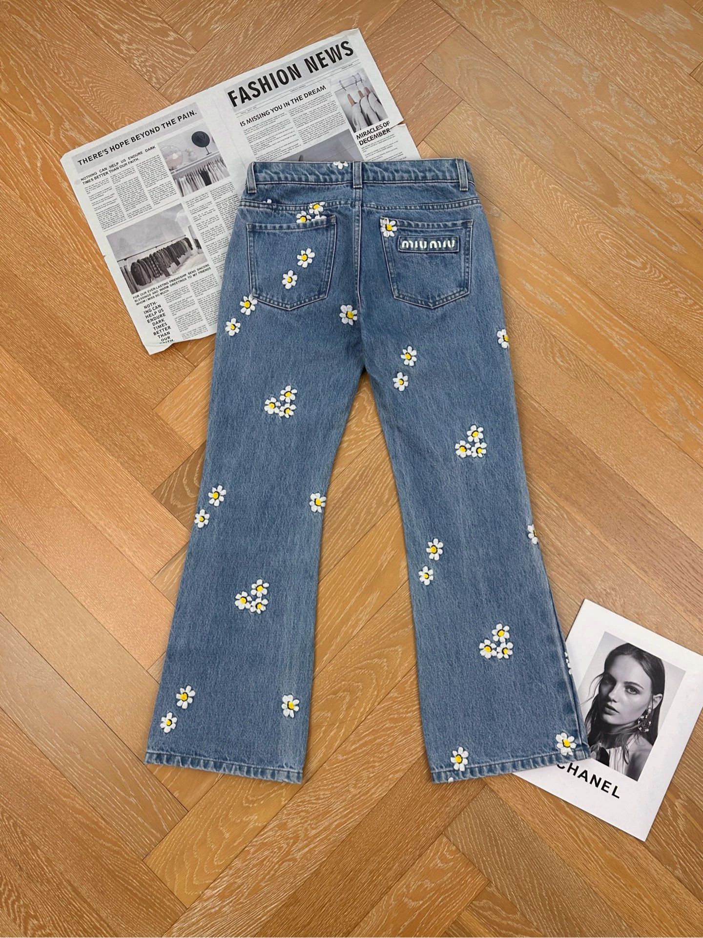Miu Miu MIU MIU heavily embroidered daisy blue women's jeans Size 42" / US 20 - 1 Thumbnail