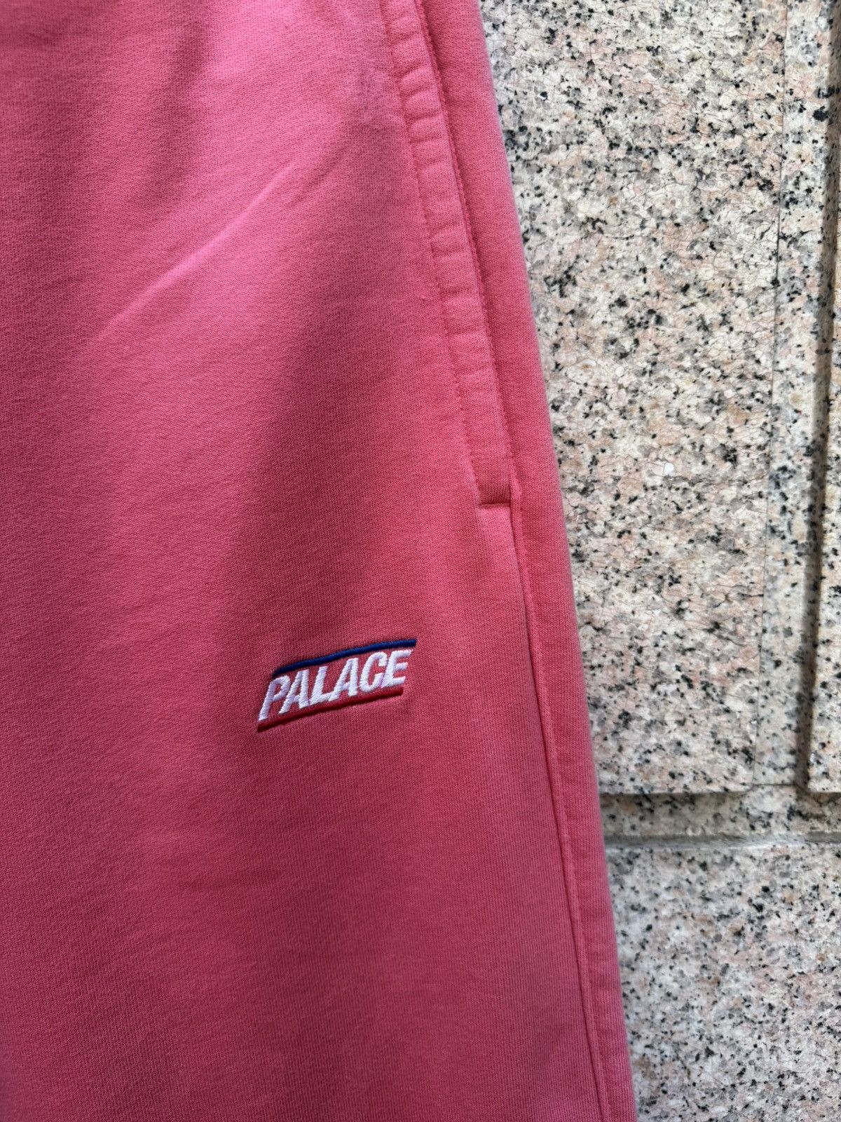 Palace Palace jogger basically pink xl Size US 40 / EU 56 - 4 Thumbnail