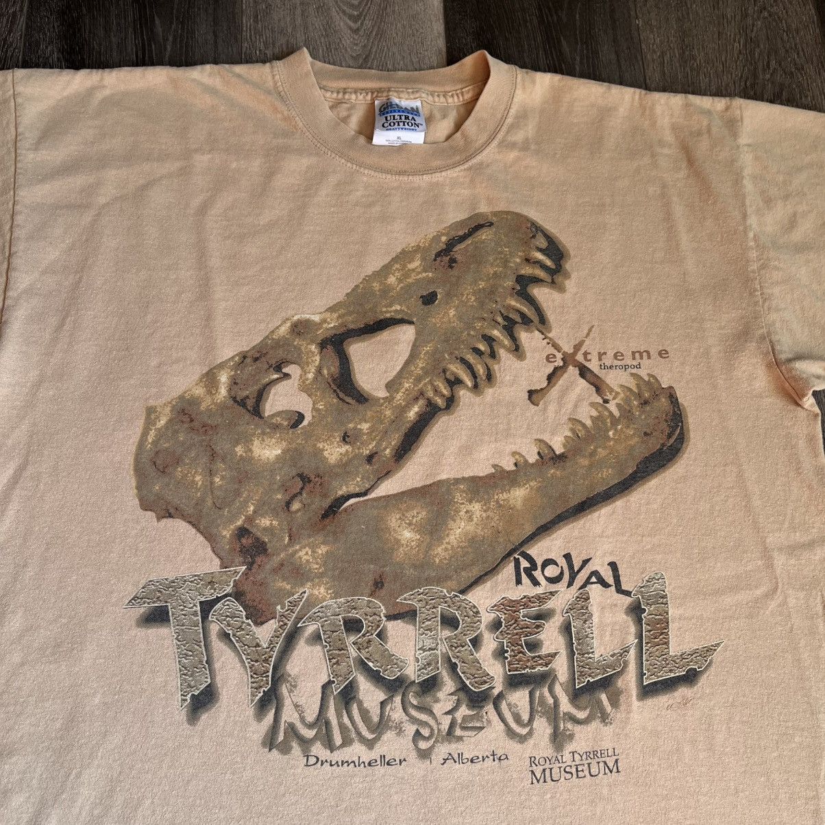 Vintage Vintage 2000s Royal Tyrrell Museum Dinosaur Graphic T Shirt Size US XL / EU 56 / 4 - 2 Thumbnail