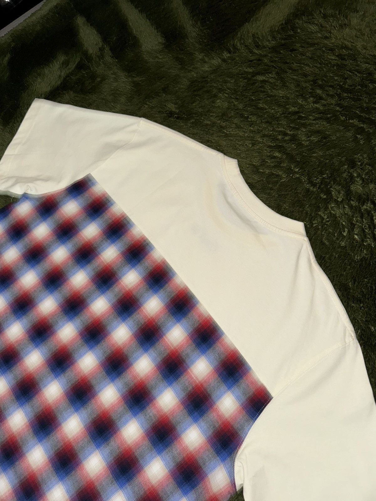Pleasures [L] PLEASURES Contrast Embroidered Logo T-Shirt off white Size US XL / EU 56 / 4 - 7 Thumbnail