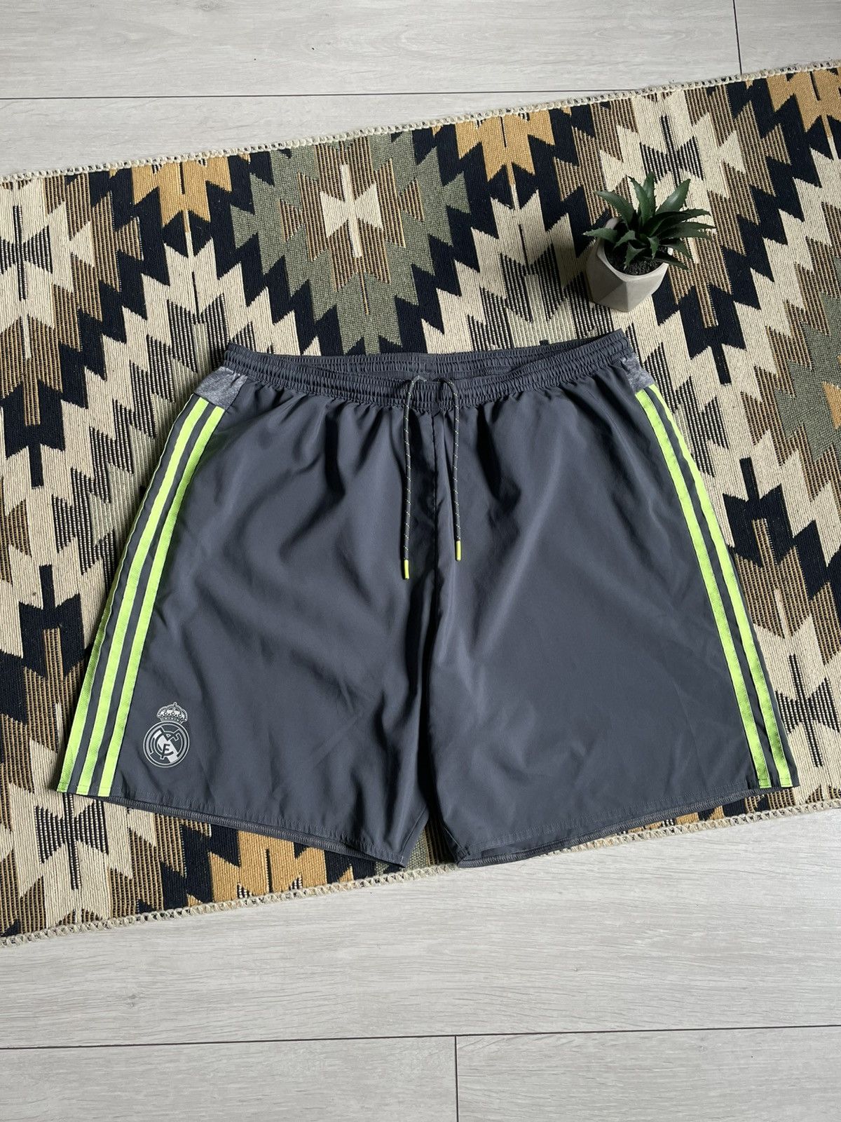 Adidas × Vintage Adidas Real Madrid 2015/16 Blockcore Shorts Size US 36 / EU 52 - 1 Thumbnail