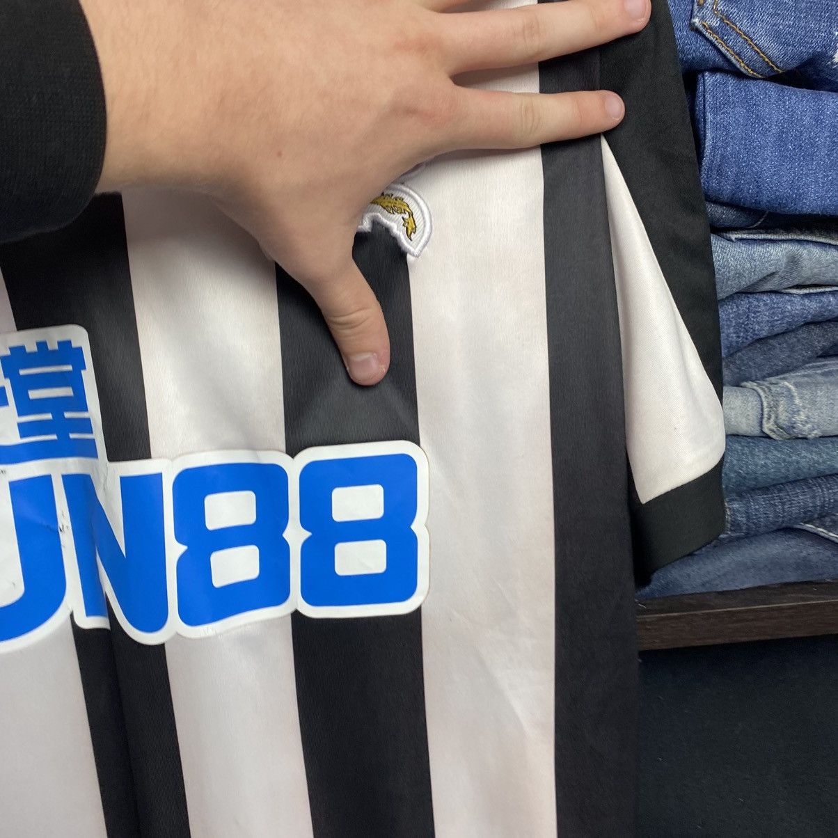 Puma Mens Puma Newcastle United Big Logo home soccer jersey Size US XL / EU 56 / 4 - 10 Thumbnail
