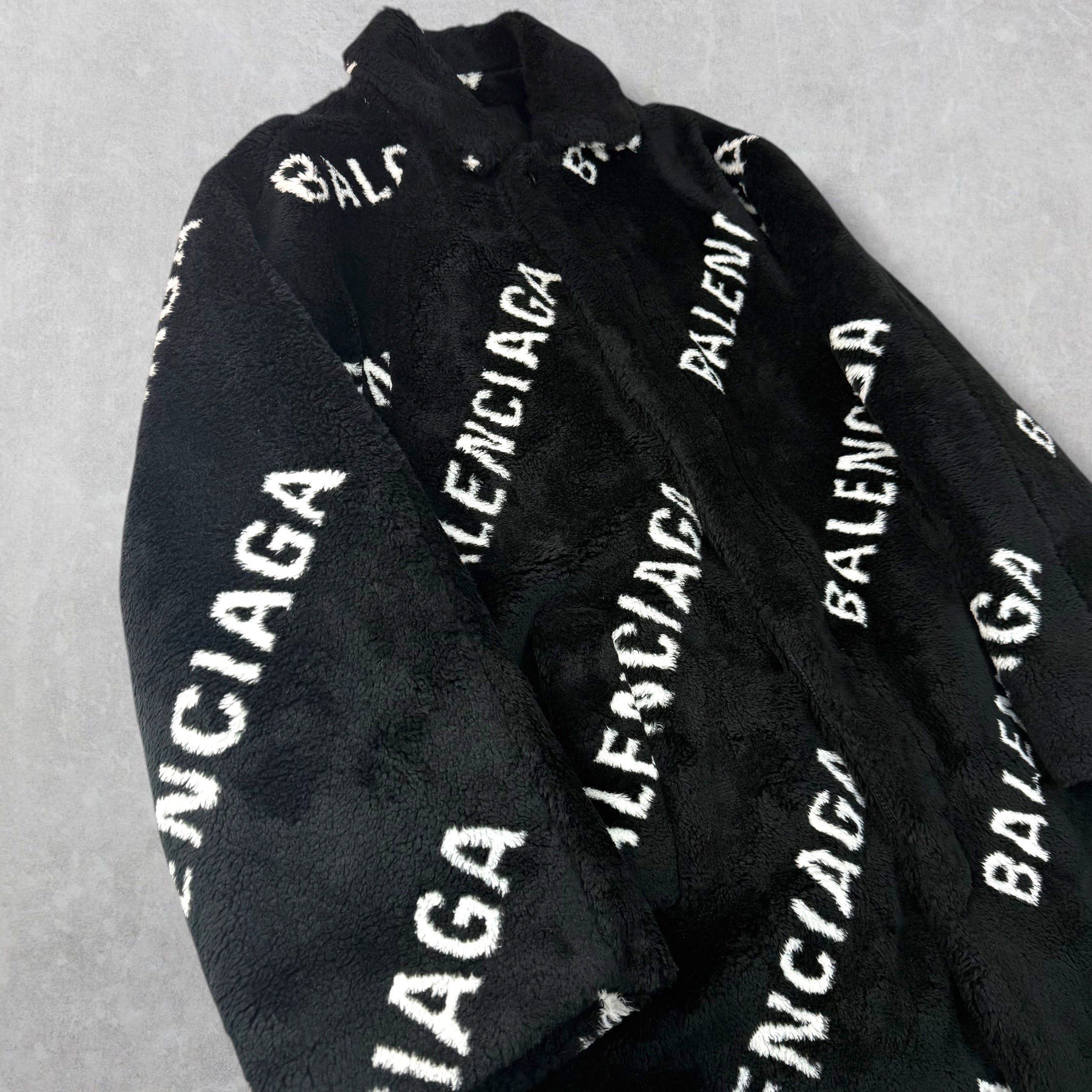Balenciaga Balenciaga Logo Faux Fur Coat 44 (XL) Size US XL / EU 56 / 4 - 3 Thumbnail