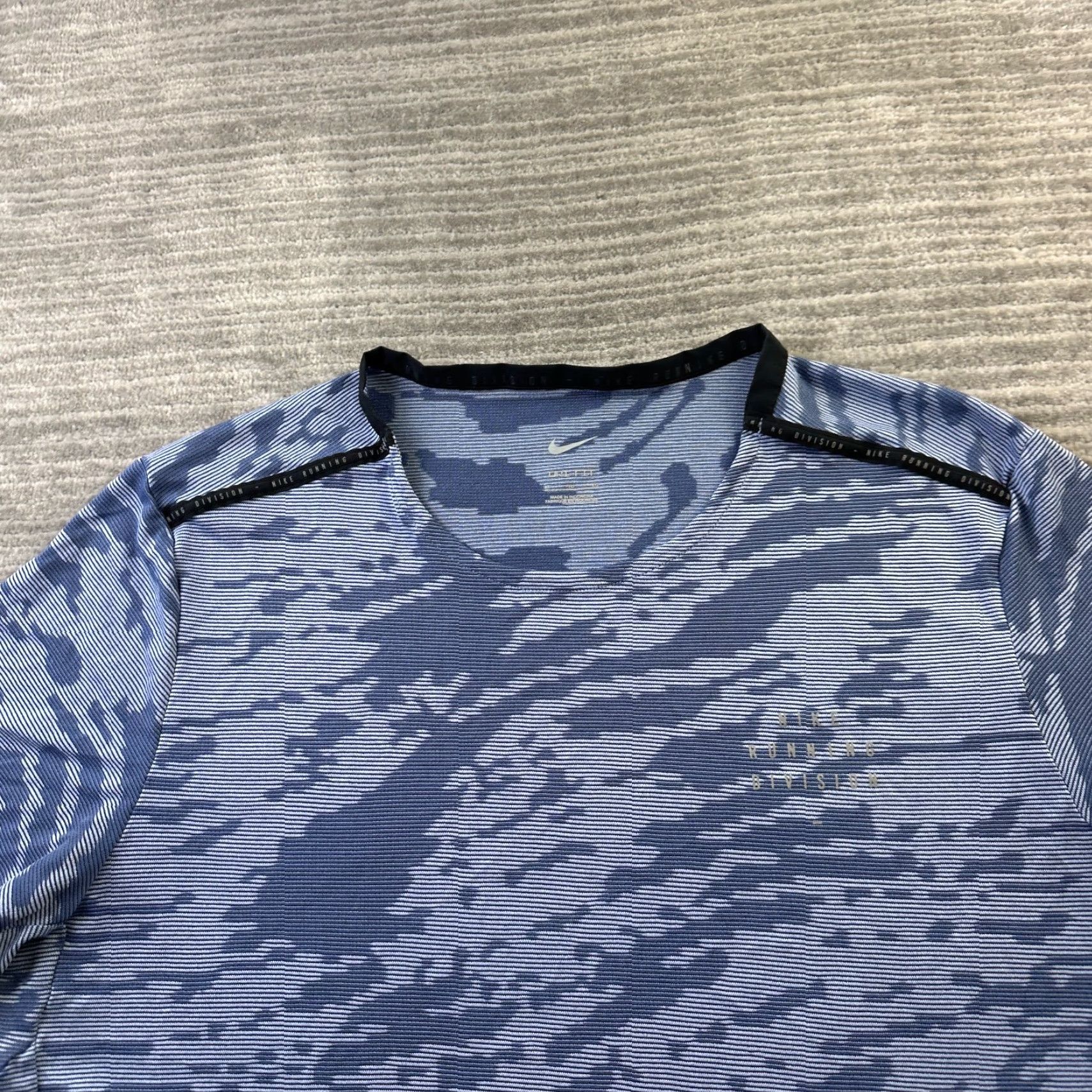 Nike Nike Shirt Mens XL Blue Dri Fit Running Division Performance Logo Sports T-Shirt Size US XL / EU 56 / 4 - 3 Thumbnail