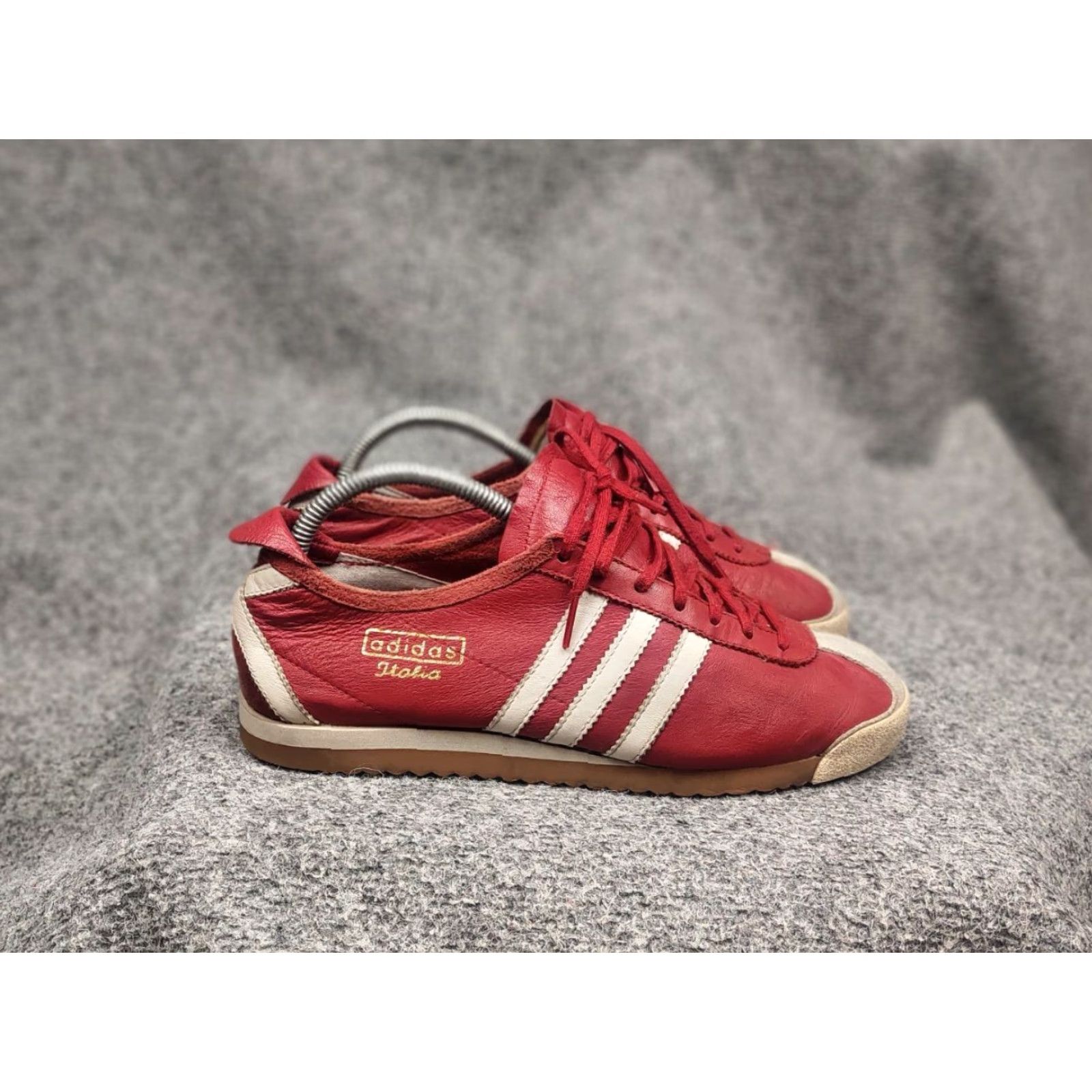 Adidas VINTAGE Adidas Italia Leather Red Retro Sneakers Mens US 8/UK 6.5 40 Red Leather Sneaker Vintage 2003 Designer Retro Football Casual Shoes Size US 8 / EU 41 - 5 Thumbnail