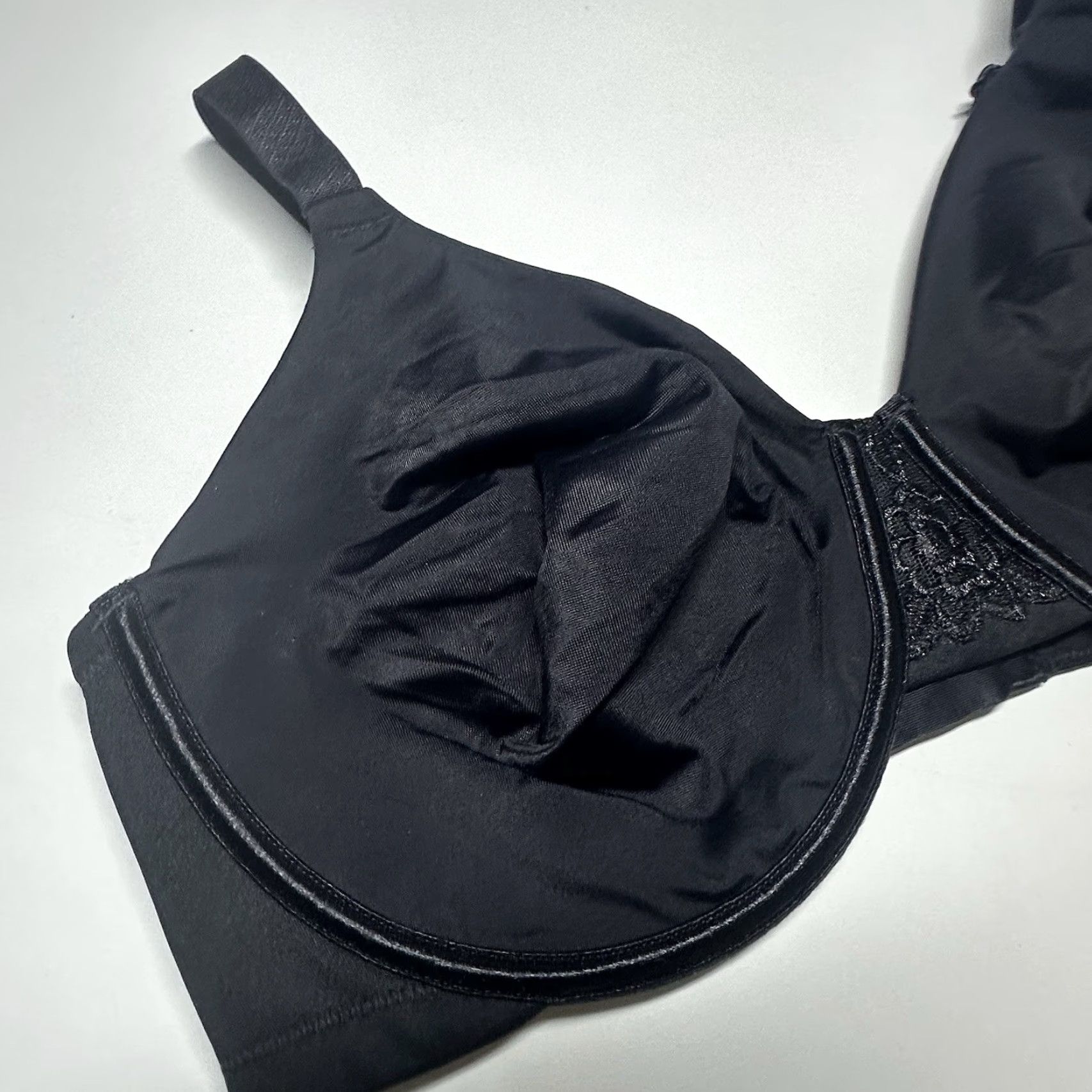 Vintage VINTAGE Vanity Fair 76080 Black Minimizer Unlined Underwire Bra Sz 38D Size ONE SIZE - 4 Thumbnail