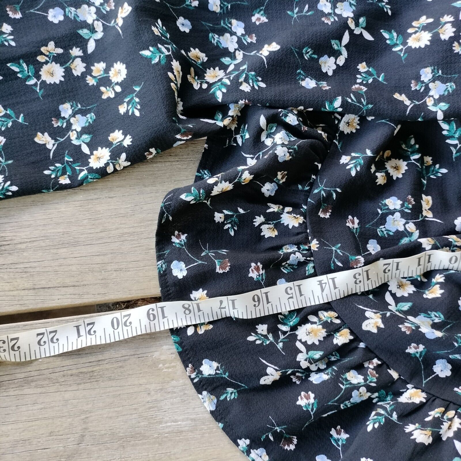 Designer 8 Birdies Crop Top Floral Bell Sleeve Tie Front Plunge Size M / US 6-8 / IT 42-44 - 8 Thumbnail