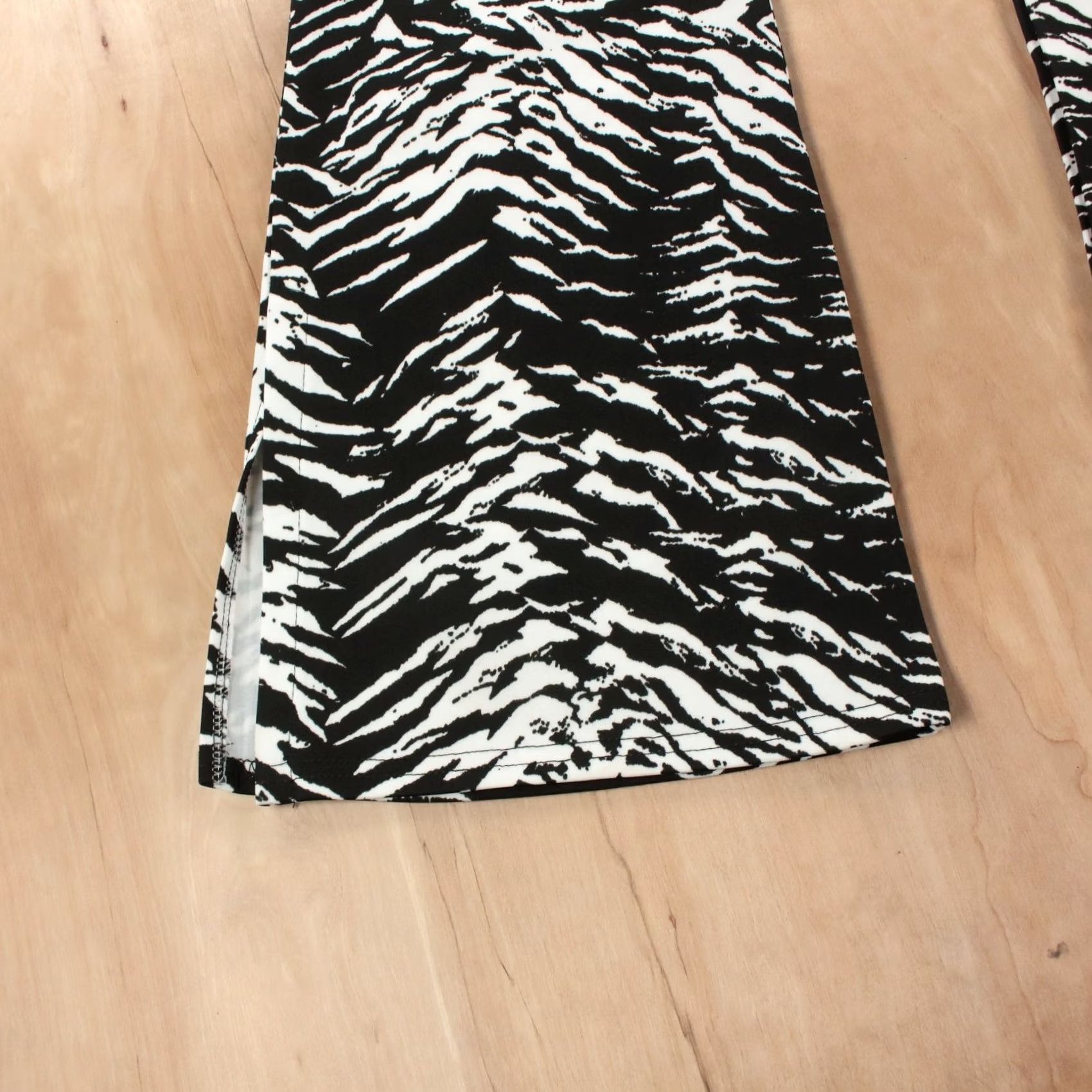 Nasty Gal NASTY GAL zebra print high rise flare bellbottom pants sz 10 Size 32" / US 10 / IT 46 - 4 Thumbnail
