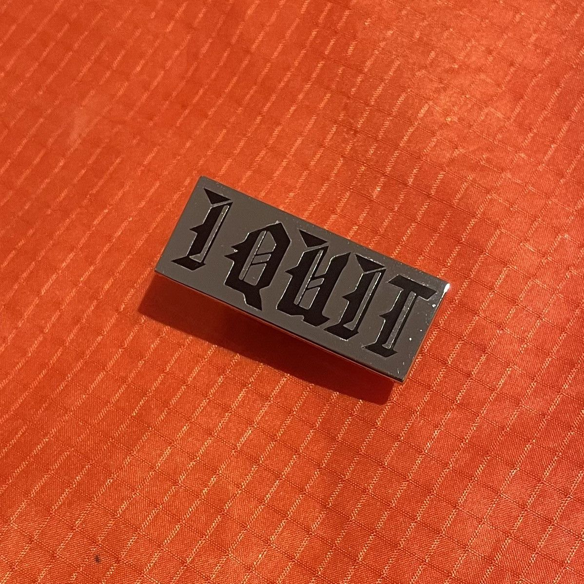Babylon × Off-White “I QUIT” Pin 2016 Size ONE SIZE - 1 Preview