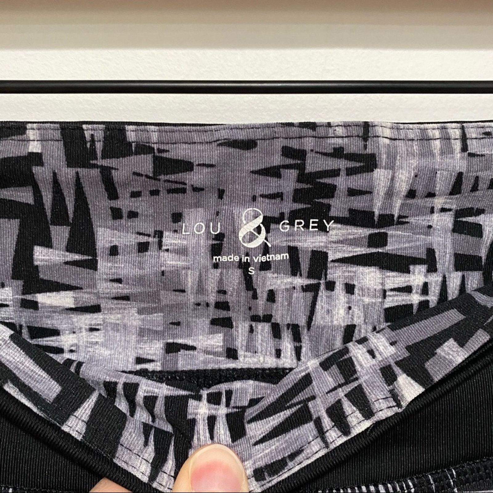 Lou & Grey Lou & Grey Black Gray Etchblock Patterned Leggings Size 27" / US 4 / IT 40 - 3 Thumbnail