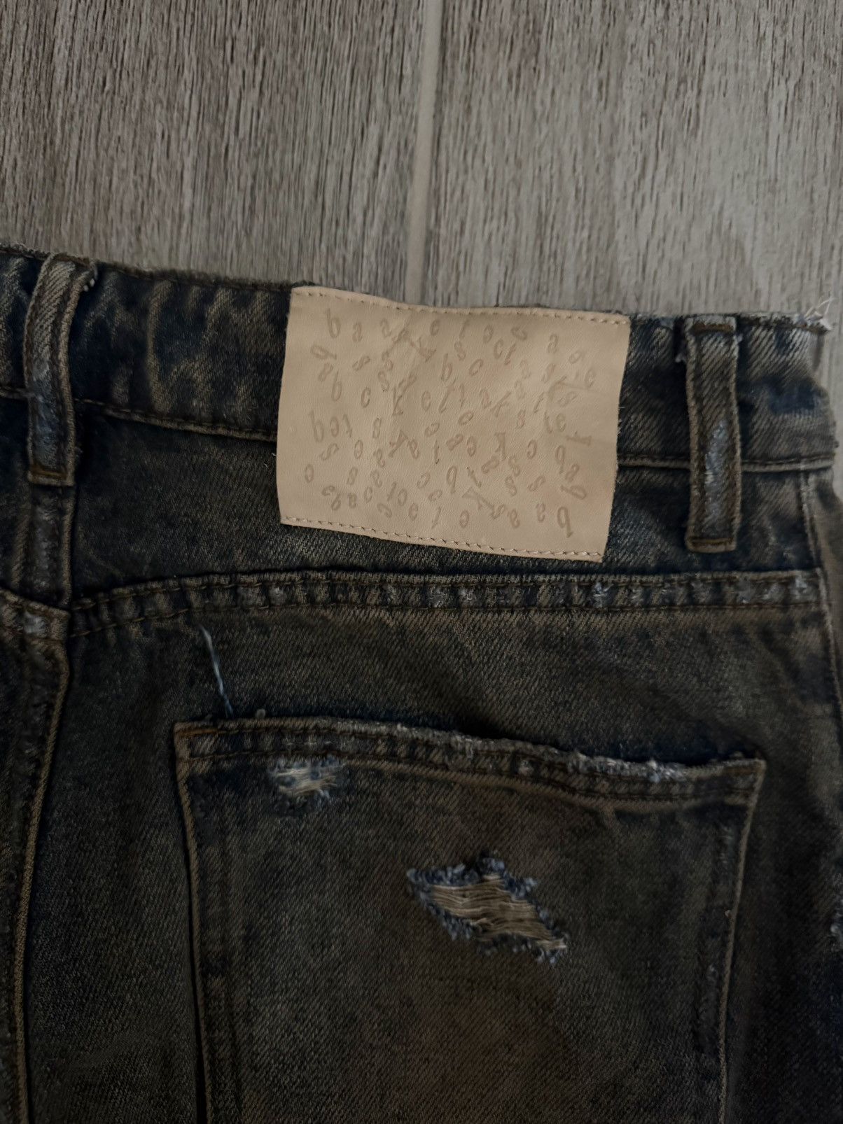 basketcase gallery basketcase gallery baggy distressed mudwash Size US 28 / EU 44 - 3 Thumbnail
