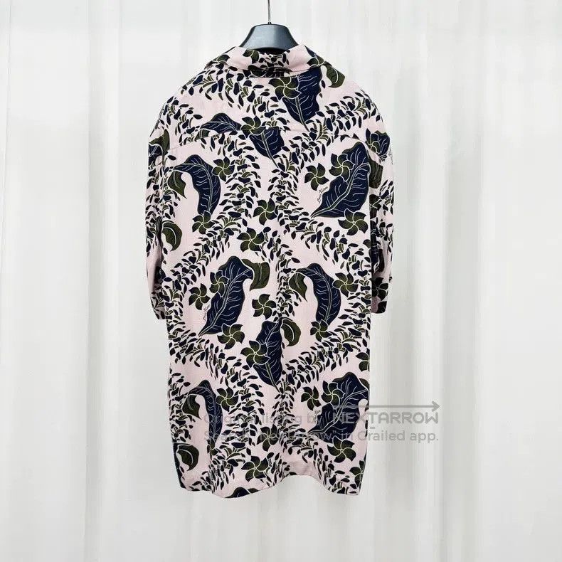 Louis Vuitton Louis Vuitton Floral Silk Short. Size US M / EU 48-50 / 2 - 2 Thumbnail