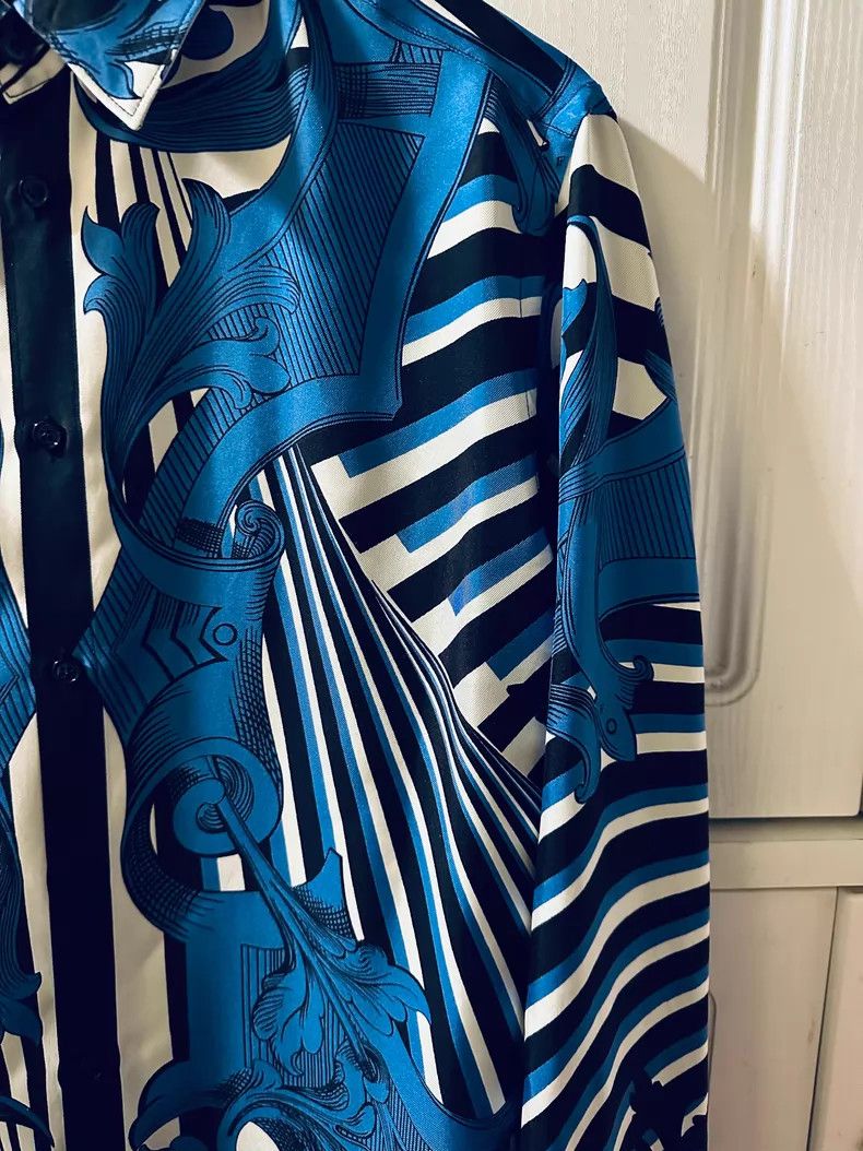 Versace Versace Silk shirt top Size US M / EU 48-50 / 2 - 4 Thumbnail