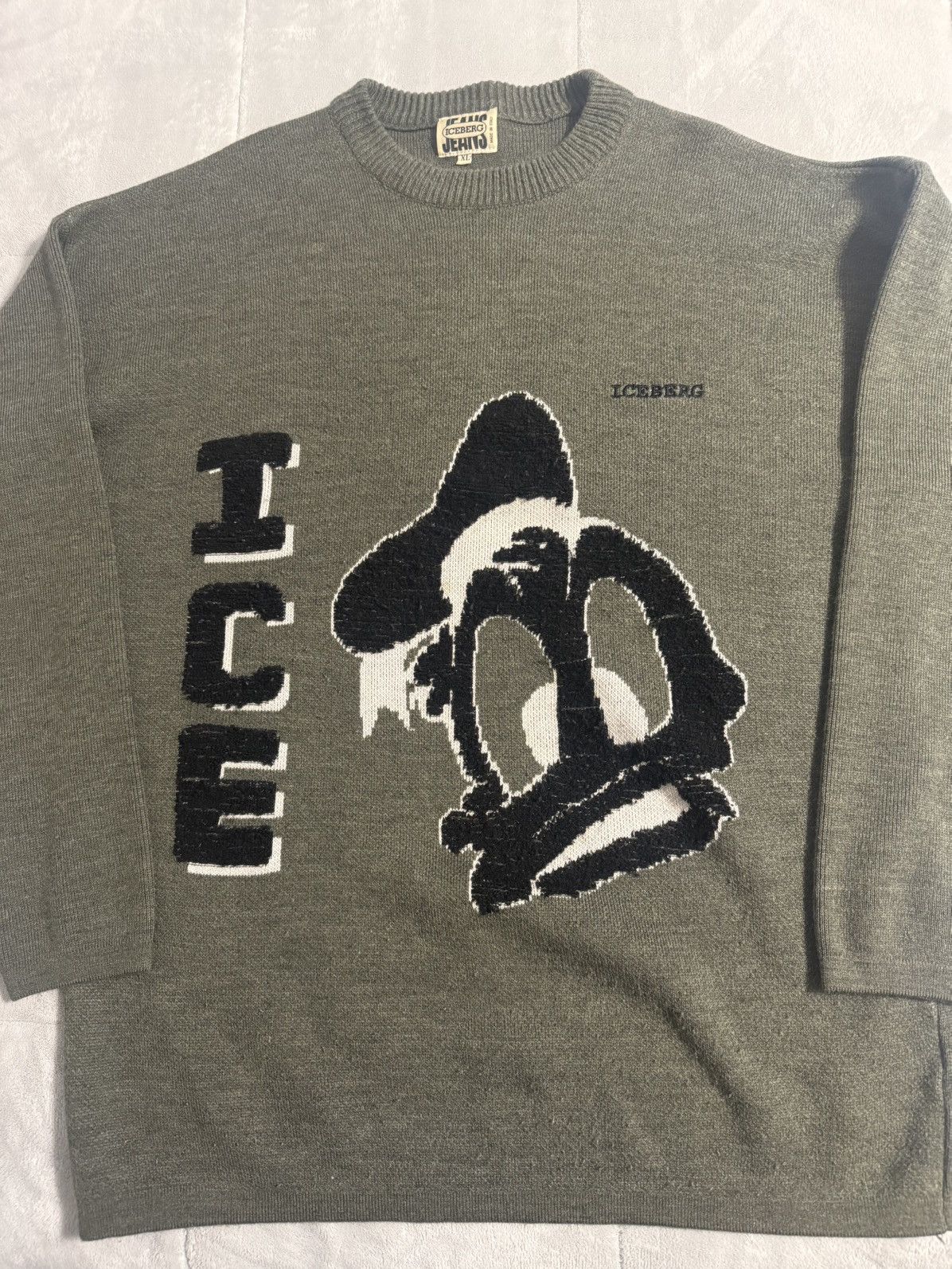 Iceberg Vintage Iceberg Jeans Donald Duck Sweater XL — Rare 90s Size US XL / EU 56 / 4 - 1 Thumbnail
