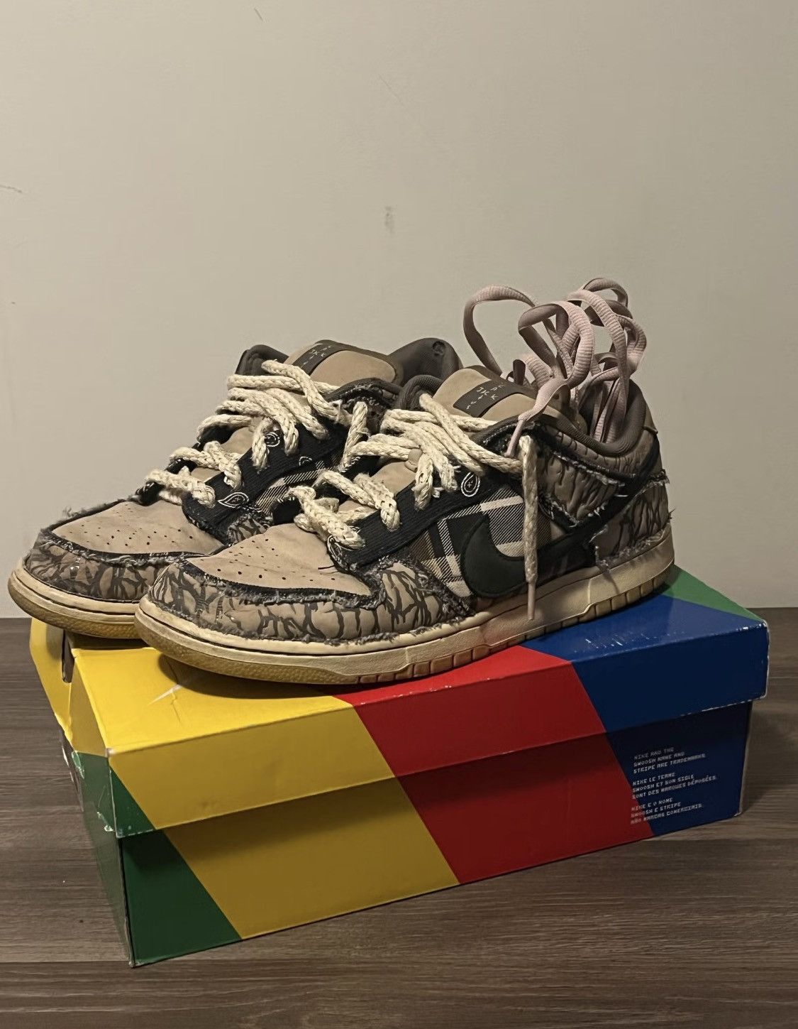 Nike × Travis Scott Travis Scott Nike SB Dunk Low Plaid/Bandana Size 11.5 Size US 11.5 / EU 44-45 - 1 Thumbnail