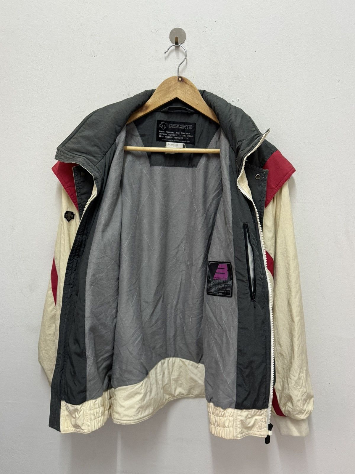 Descente Decente Skiers jacket Size US L / EU 52-54 / 3 - 5 Thumbnail