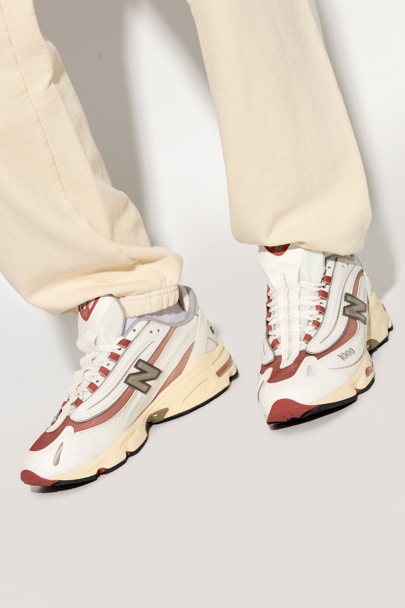 New Balance o1s22i1n1124 1000 Unisex Sneakers in White Pink Size US 10 / EU 43 - 2 Thumbnail