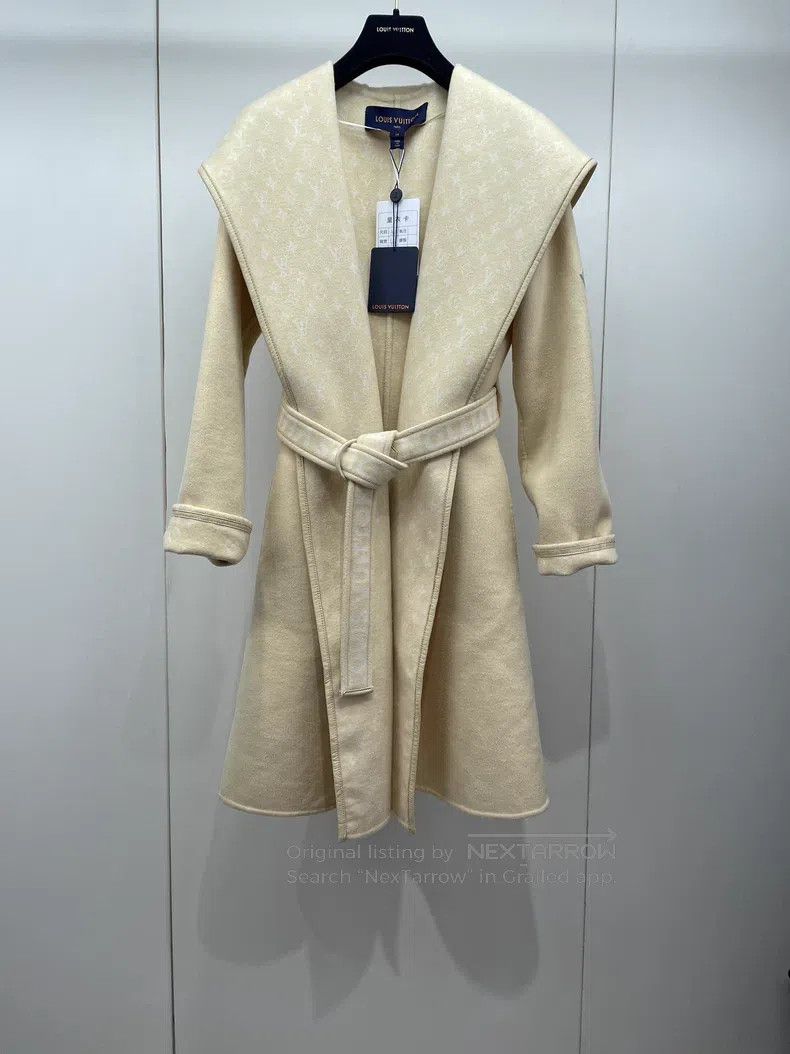 Louis Vuitton Louis Vuitton Old Flower Bathrobe coat Size XXS / US 00 / IT 34 - 1 Thumbnail