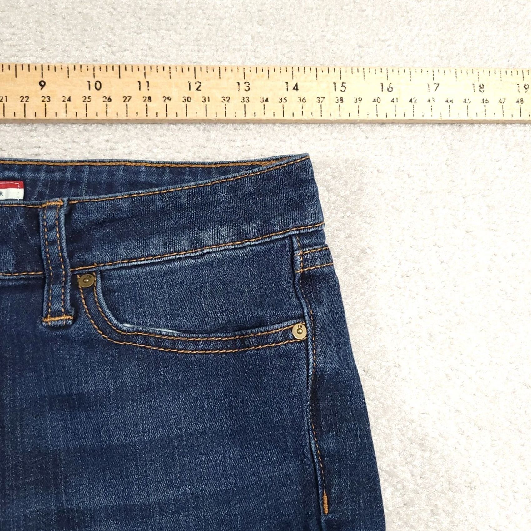 Tommy Hilfiger Tommy Hilfiger Denim Jeans Women's 2R Skinny Low Rise Logo Dark Wash Blue 5-Pocket Classic Slim Fit Mens? (note: final must not add uncertain gender) Size 26" / US 2 / IT 38 - 7 Thumbnail