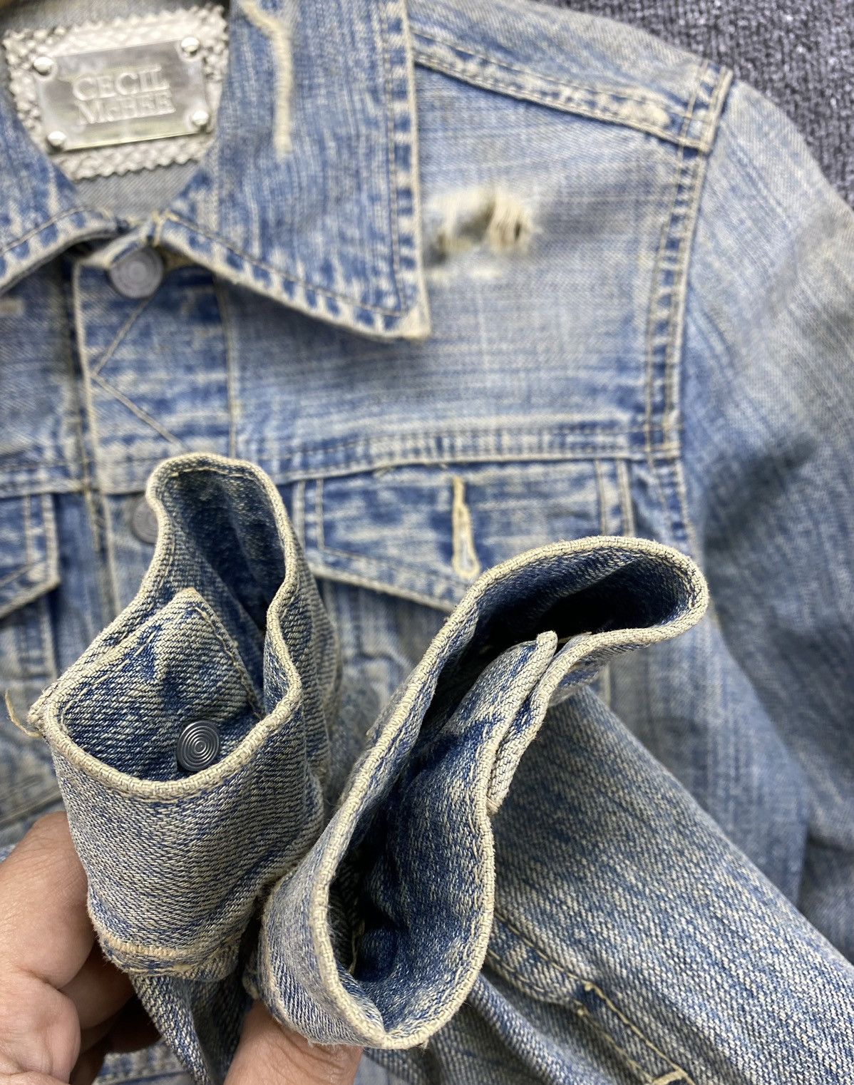 Japanese Brand Vintage Cecil McBee Distressed Style Denim Jacket Size M / US 6-8 / IT 42-44 - 8 Thumbnail