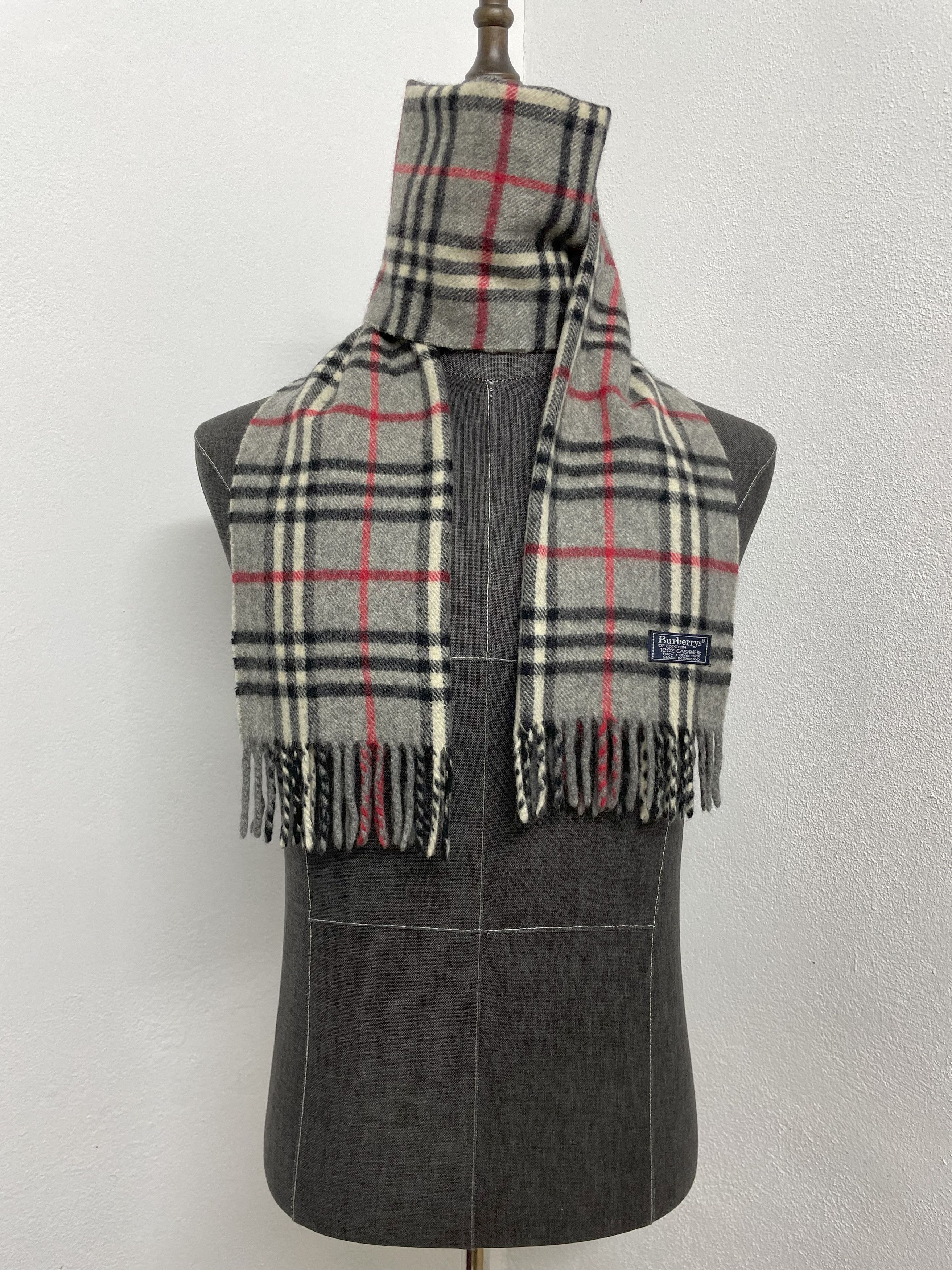 Burberry Burberrys Scarf / Muffler - 6153 Size ONE SIZE - 1 Thumbnail