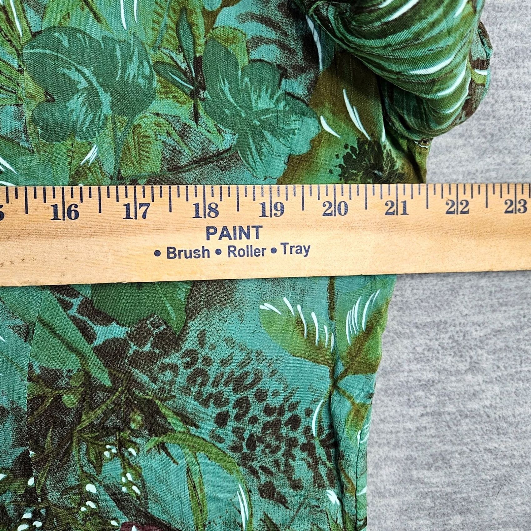 Vintage Tianello Women’s Green Tie-dyed Button Up Shirt Floral Tropical Print Size S Size S / US 4 / IT 40 - 7 Thumbnail