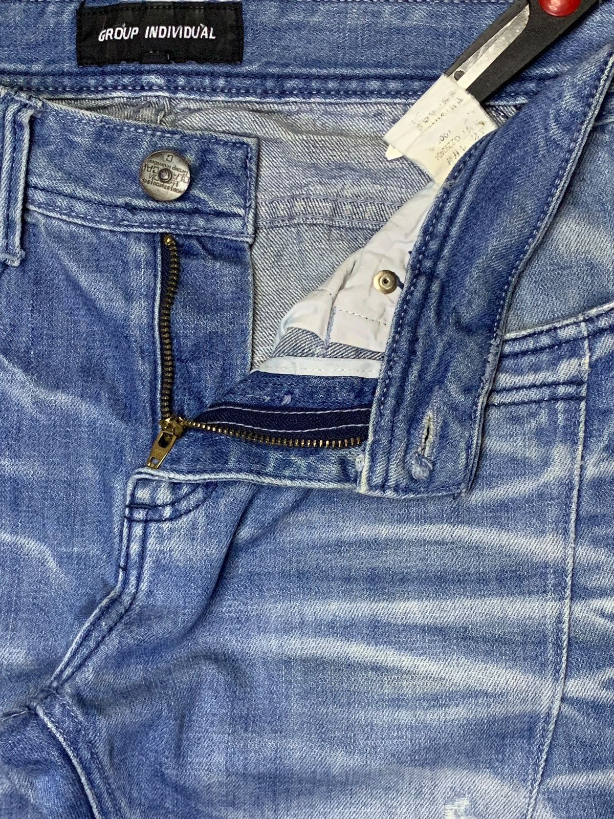 Japanese Brand Vintage Japanese Brand Faded Acid Wash Loose Jeans Size US 33 - 9 Thumbnail
