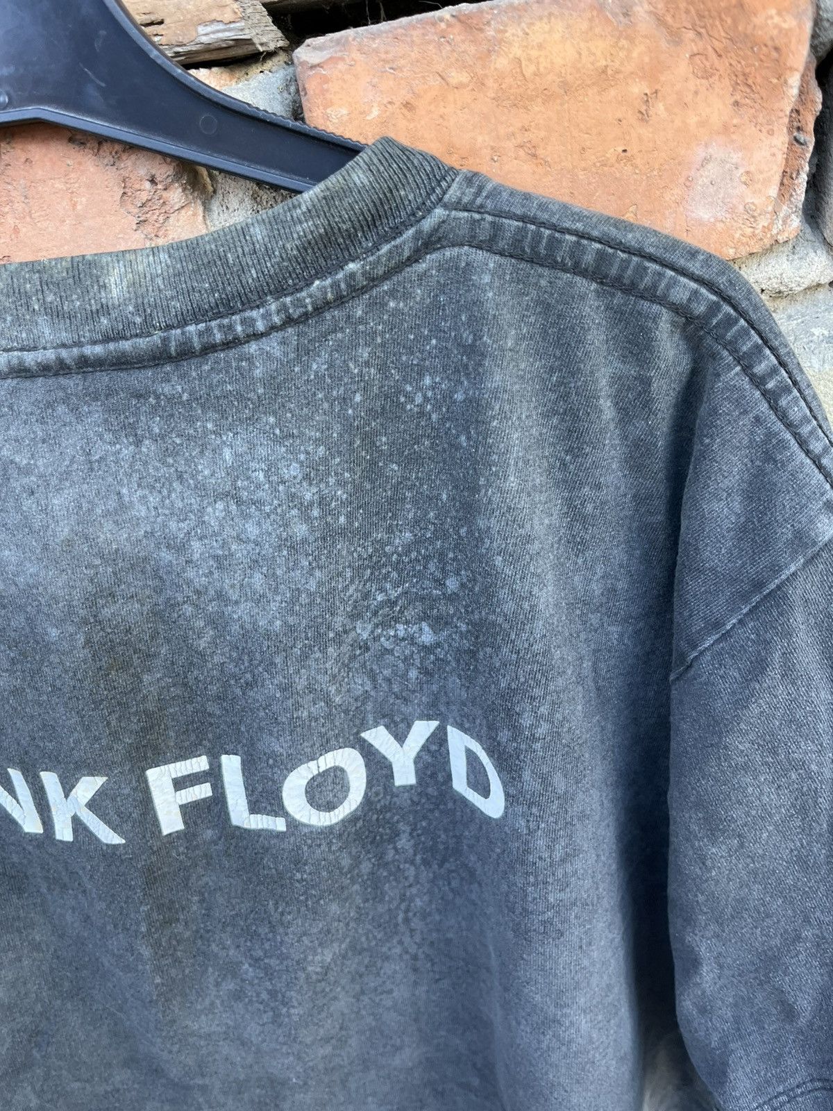 Band Tees × Pink Floyd × Vintage Vintage Pink Floyd The Wall Thrashed Distressed T Shirt Tee Size US M / EU 48-50 / 2 - 16 Thumbnail